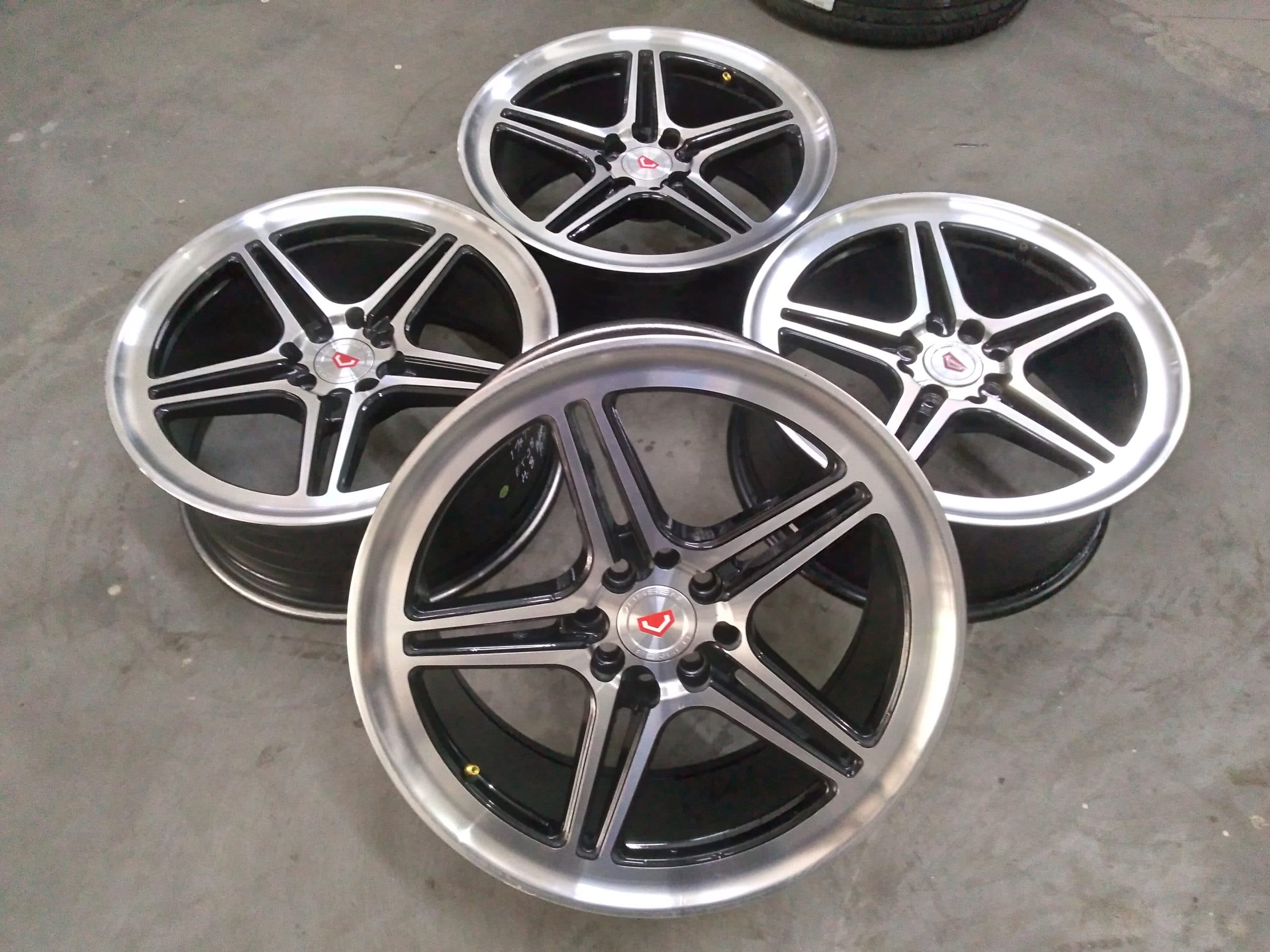 Velg racing Vossen R17X7,5 pcd8X100-114,3 et38 balack polish