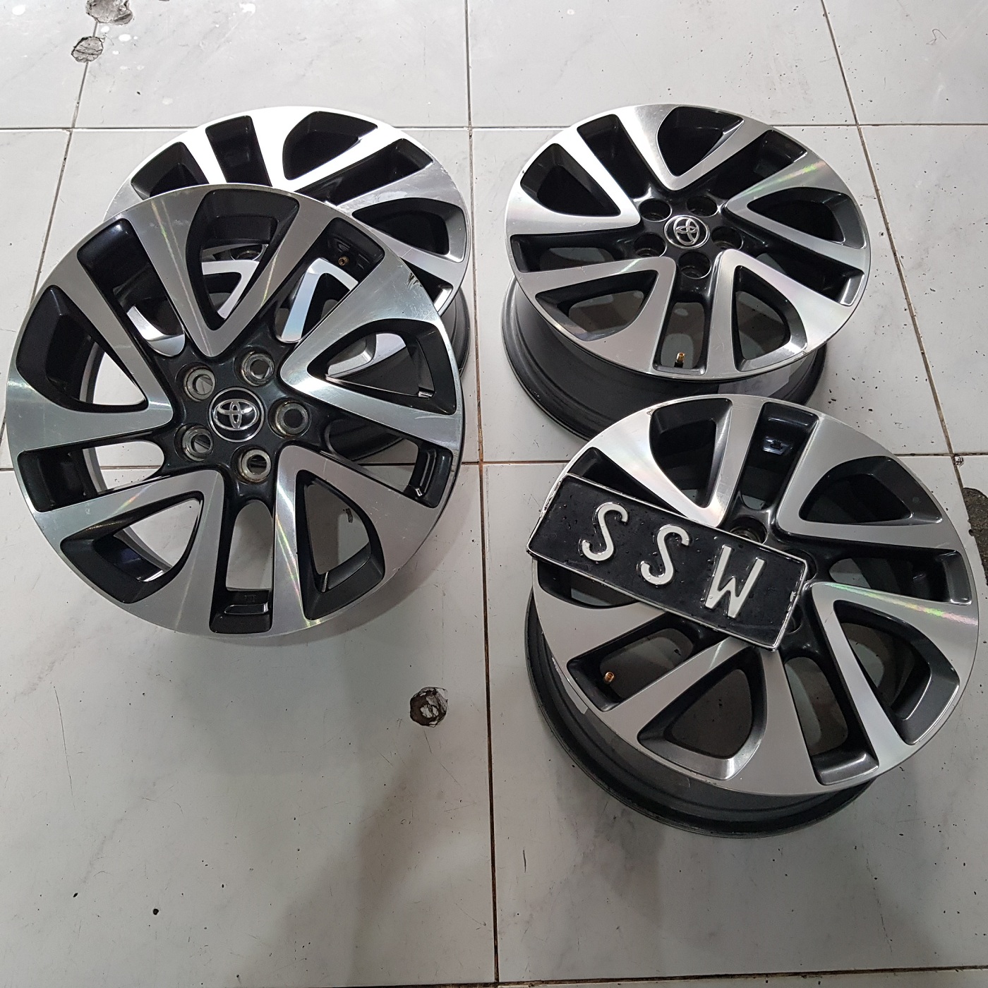 velg oem toyota sienta ring 16