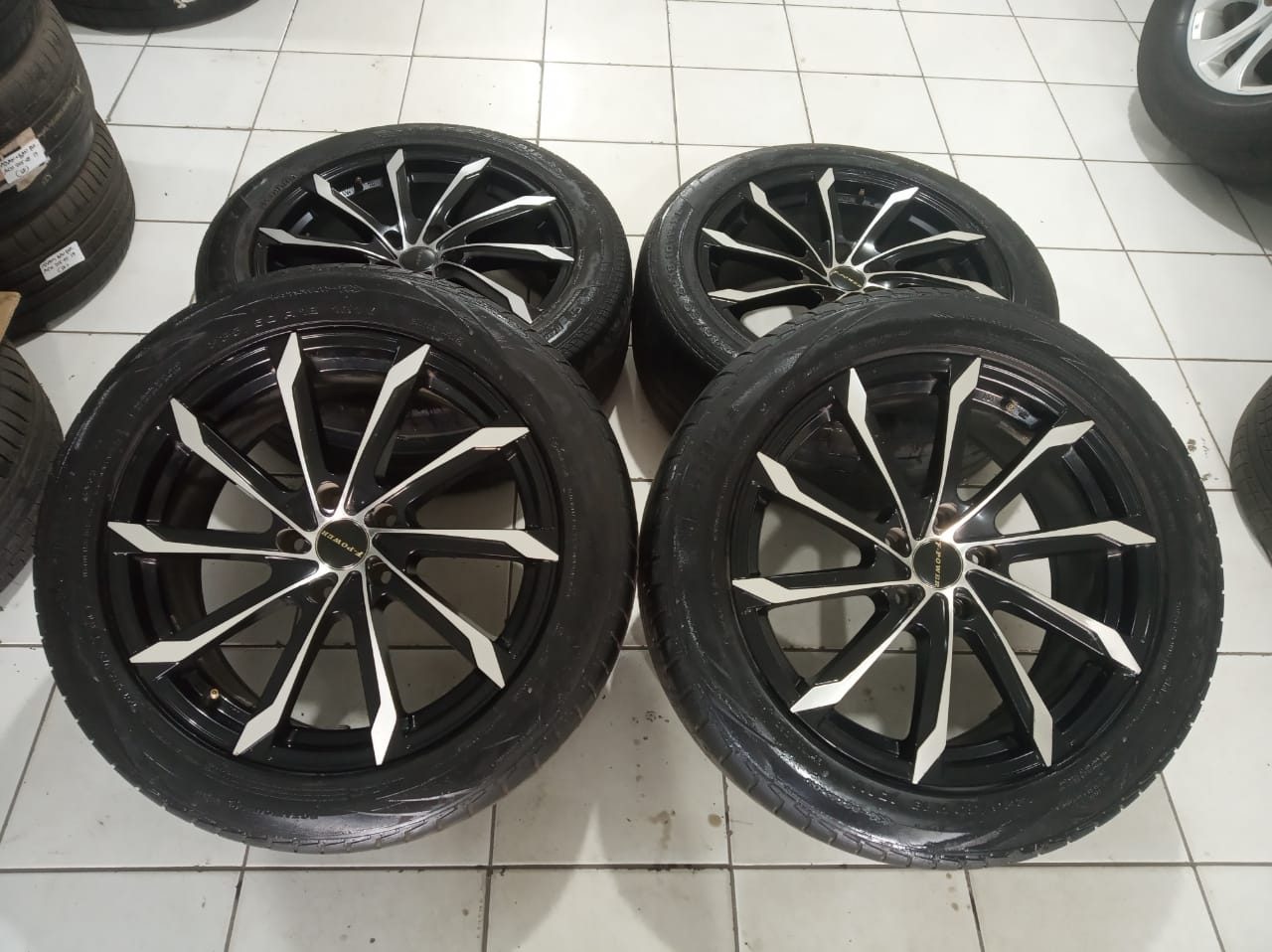 Velg racing untuk inova rush terios hrv crv model F-power R18