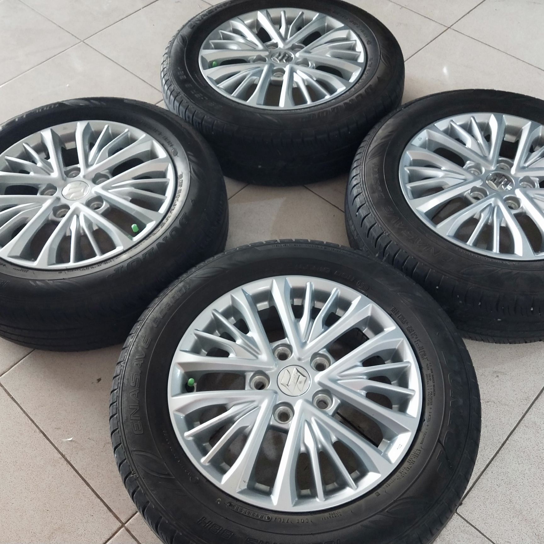 Std. New ertiga r15 + ban dunlop 185/65-15