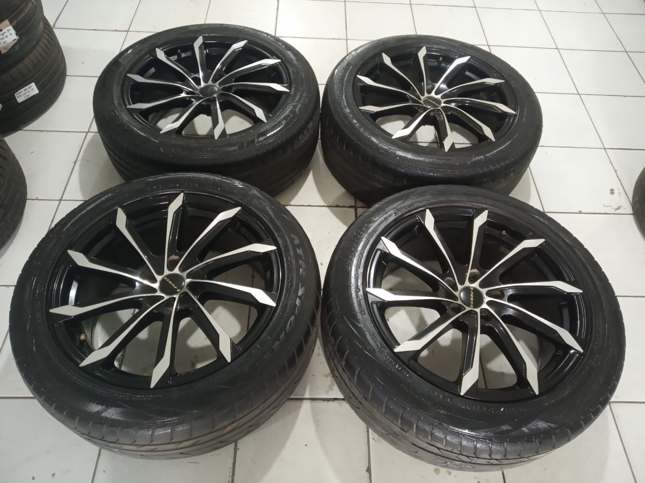 Velg racing untuk inova rush terios hrv crv model F-power R18