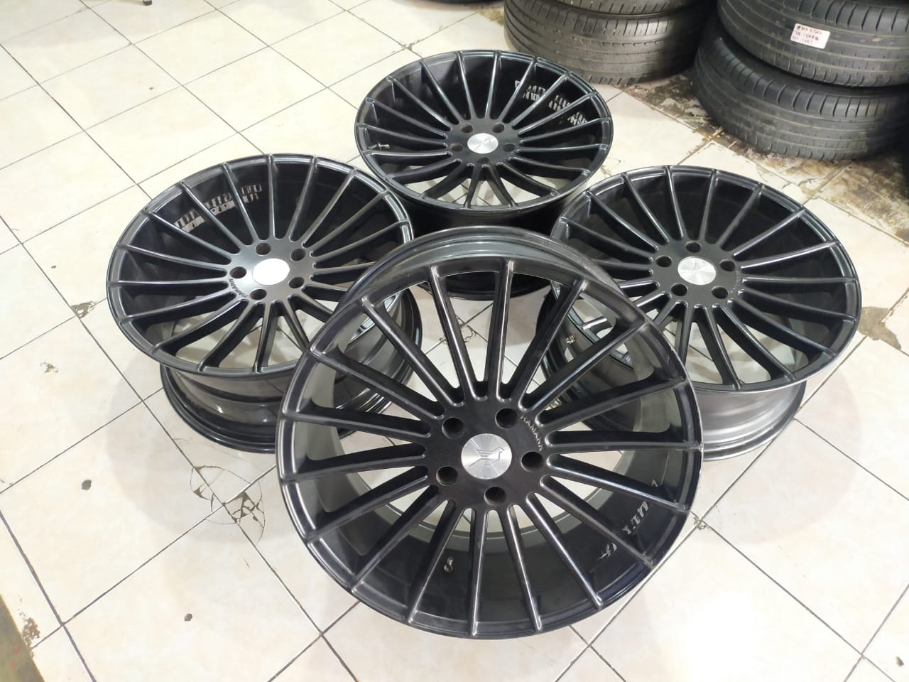 Velg Mobil HAMMAN R20X8.9-9.5 PCD 5X120 SMB