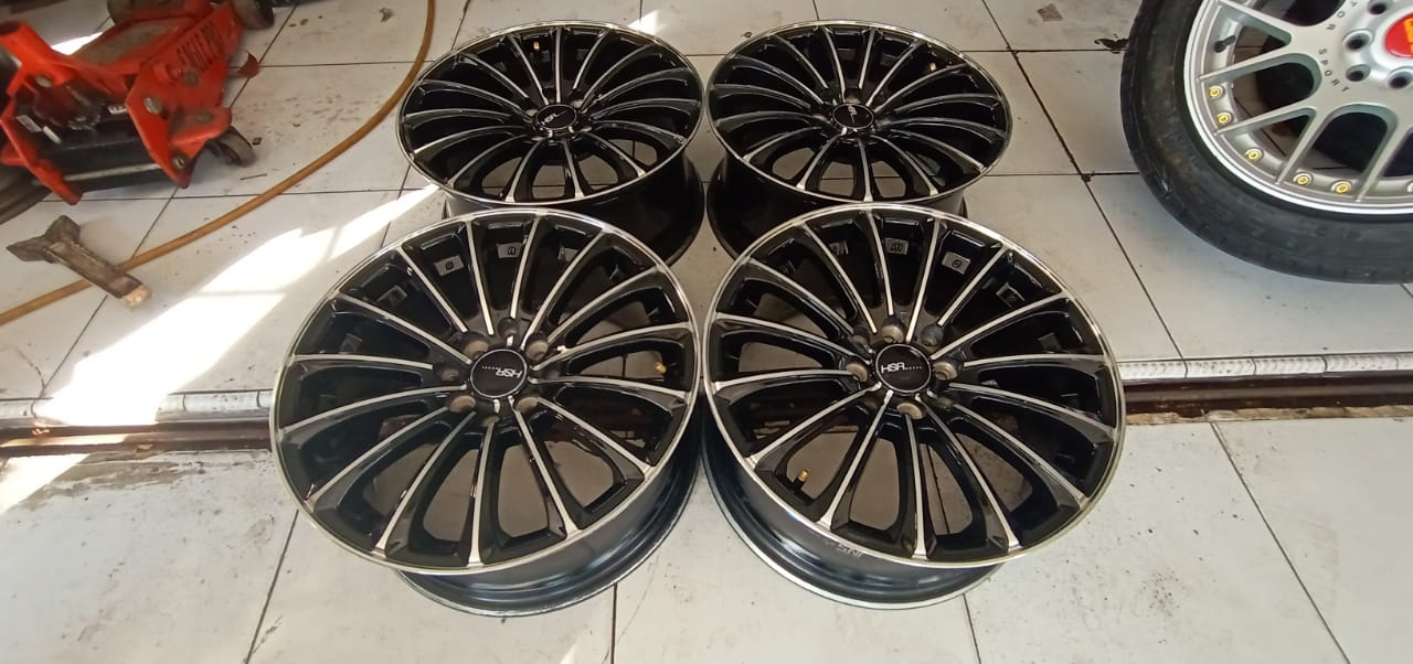 Velg Mobil Racing HERBS H223 HSR R16X7 H8X100-114.3 ET40 BMF