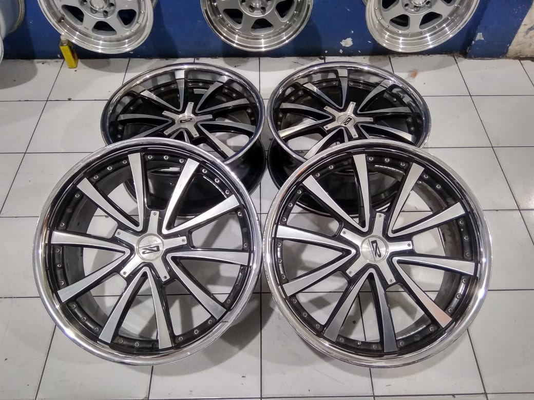 Velg Ar Evolution R20 Pcd 5X114,3 Lebar Rata 8,5 Offset 45 Black Machine Face