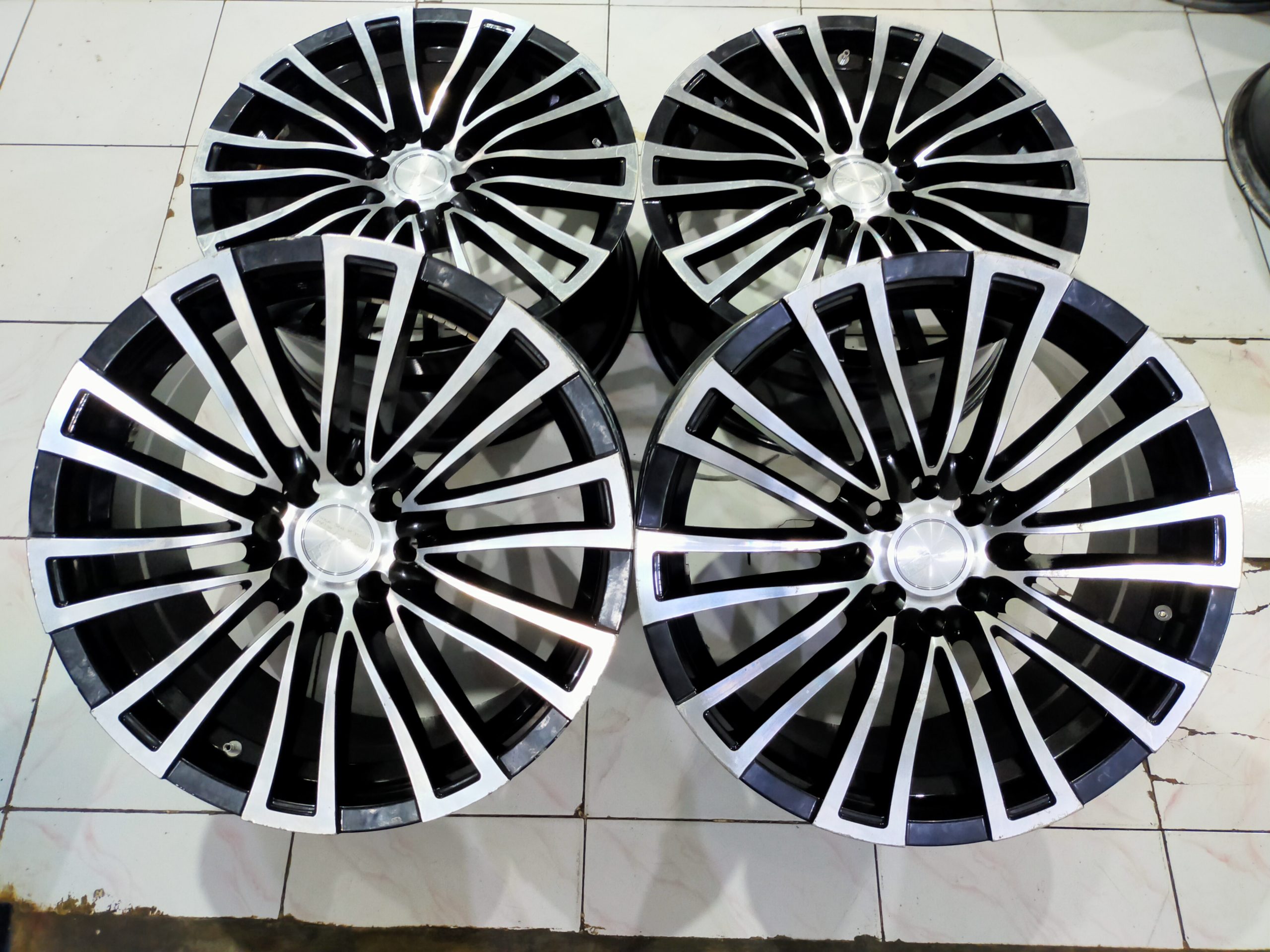 Jual Velg Bekas MODELART Ring 18 Black Polis