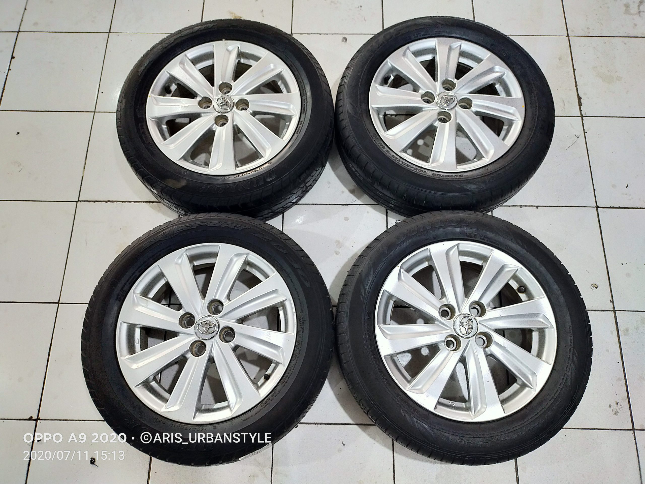 JUAL VELG & BAN OEM YARIS R15 BAN DUNLOP 185/60 R15