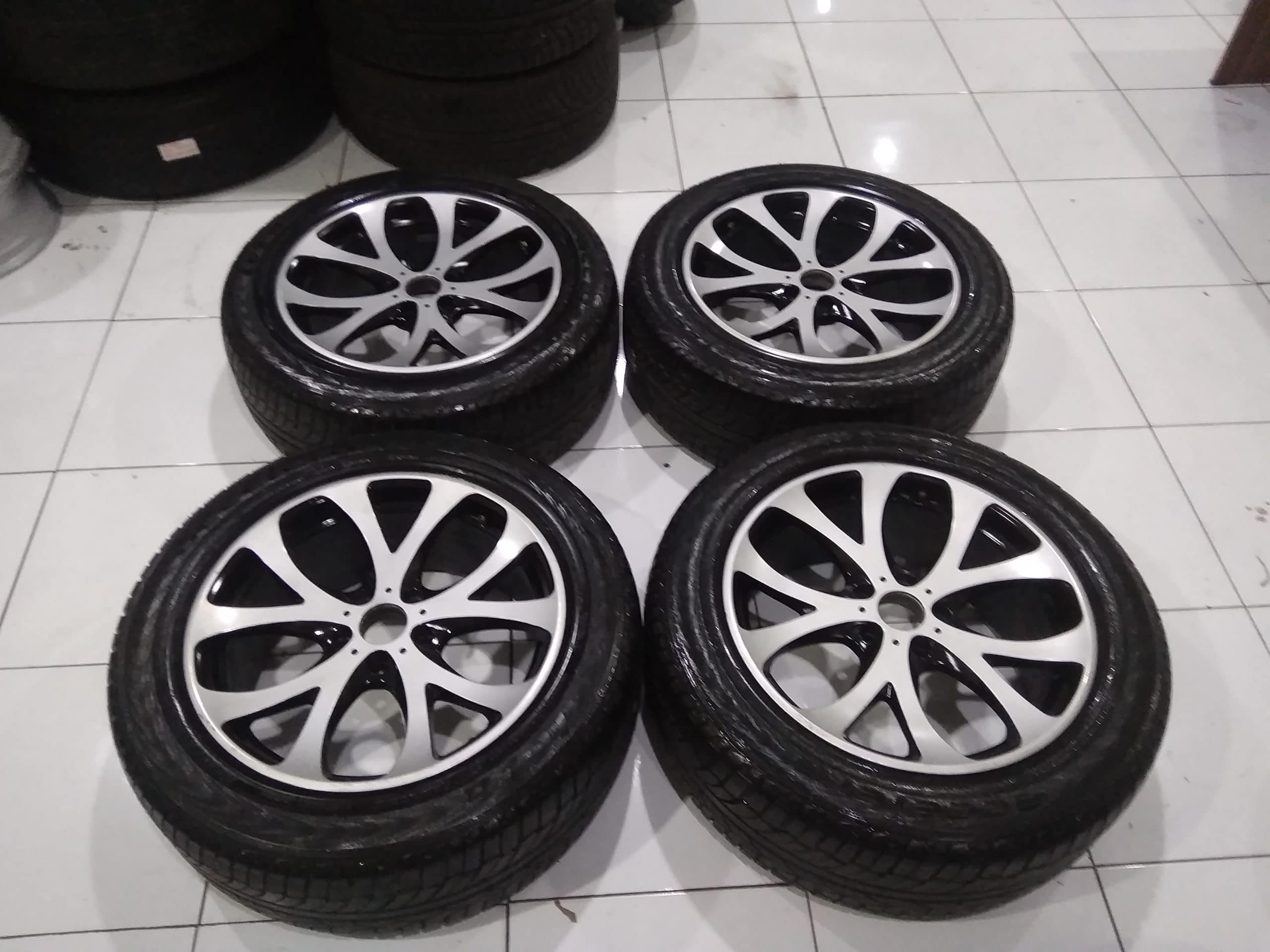 Velg cosmix r18x8 pcd 5×114 et 45 only