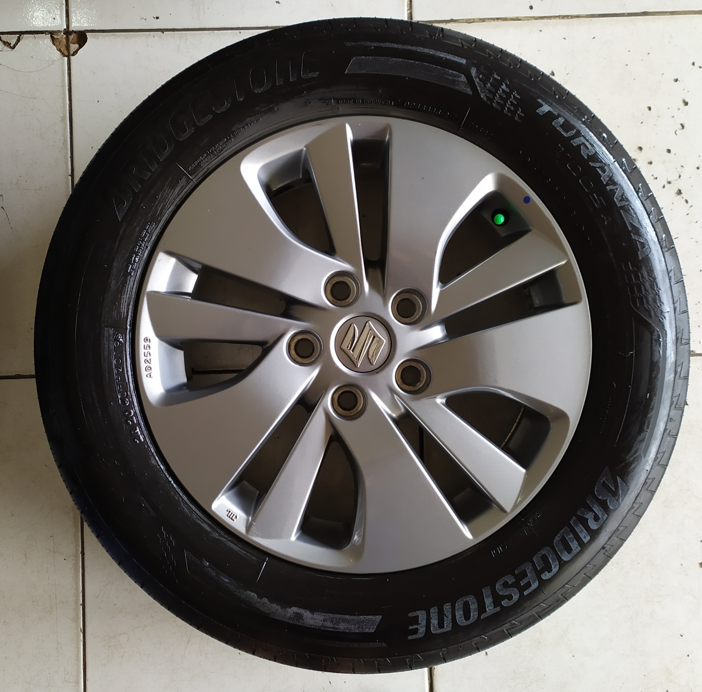 JUAL VELG OEM STD S-CROSS + BAN DLP(2)ELANZO(2) 205 60 R16 (70%)