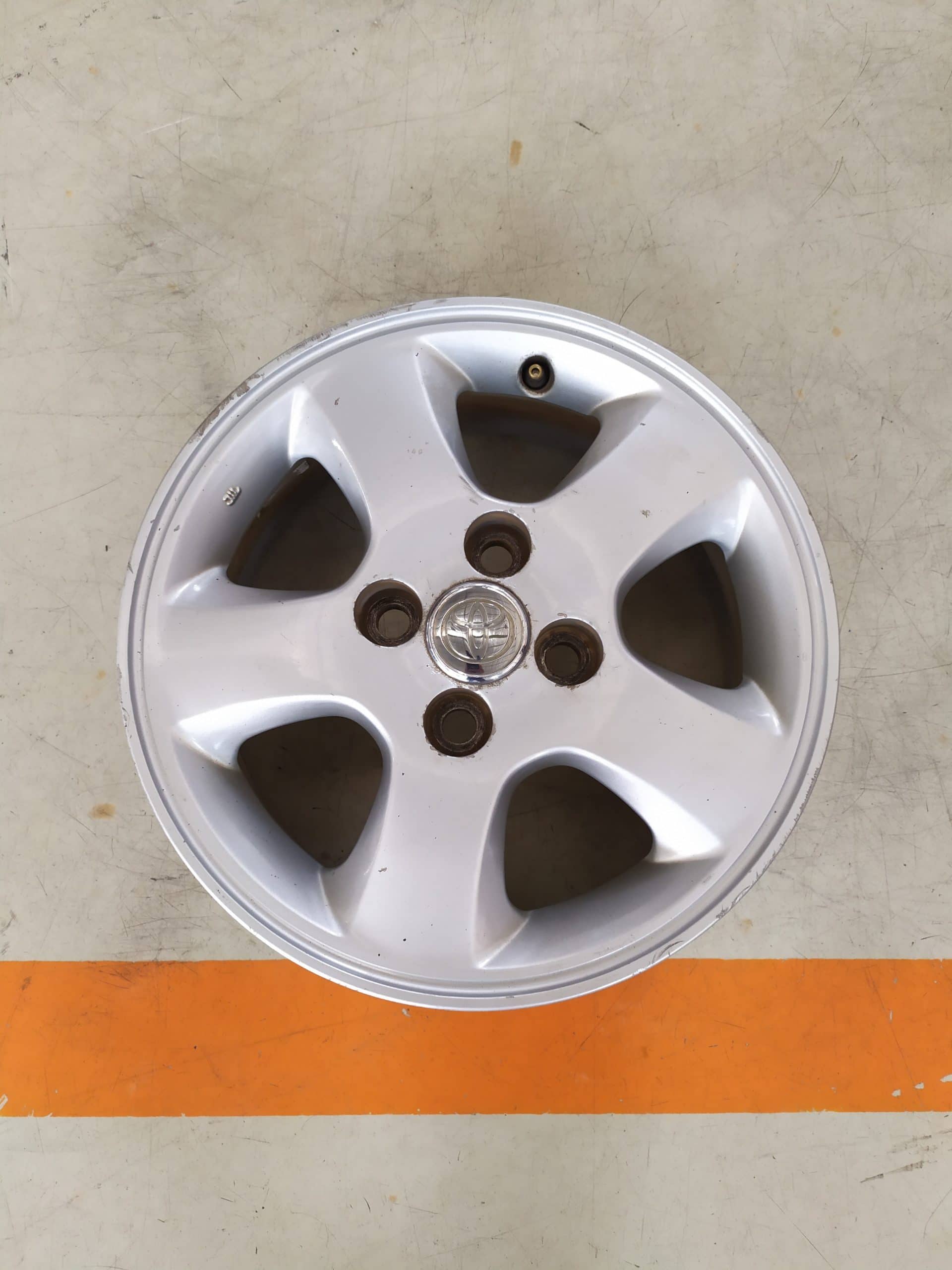 VELG BEKAS OEM TOYOTA VIOS RING 14×5,5 H:4×100 ET:39 SILVER