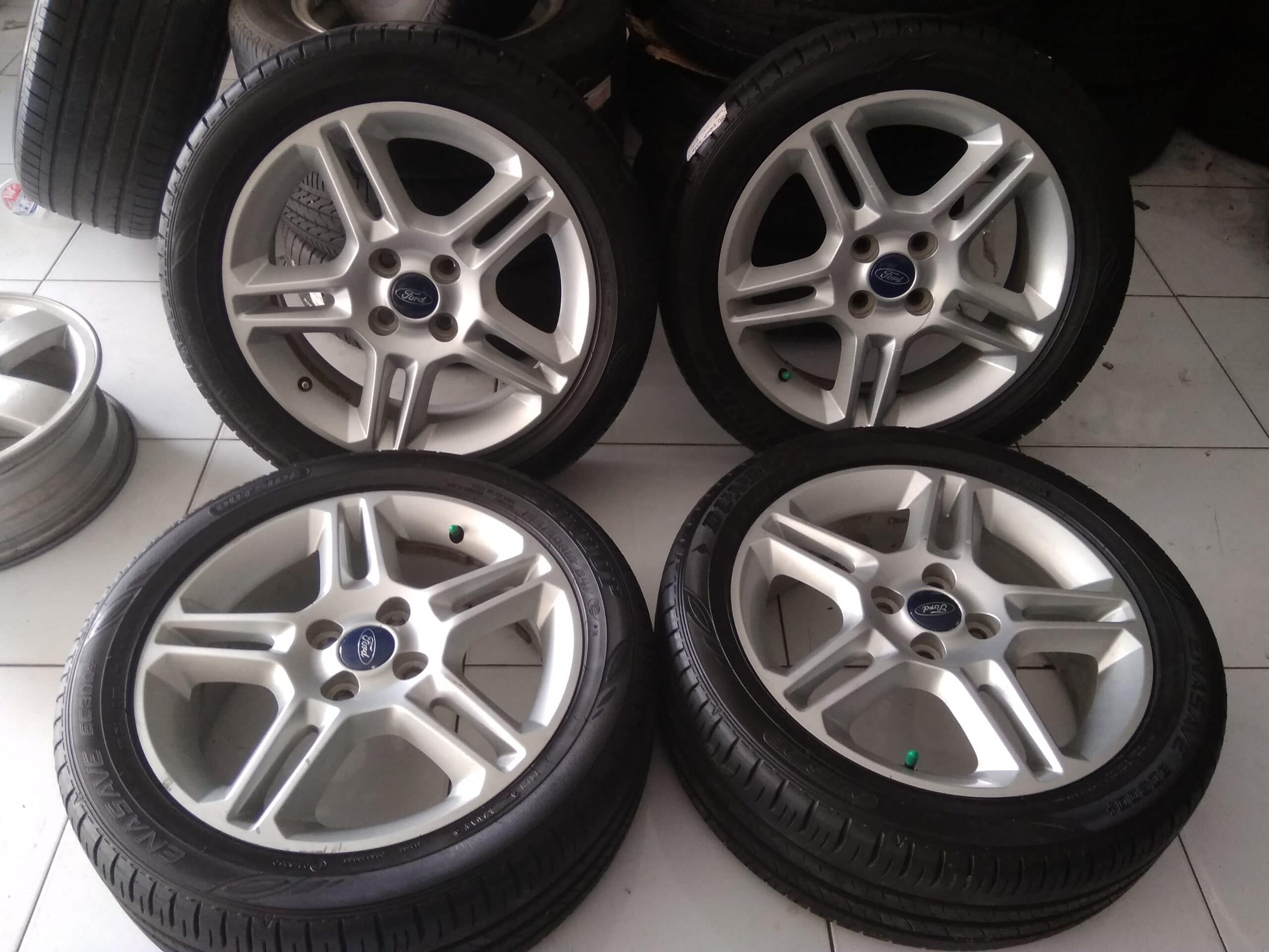 Jula velg ford fiesta r16x5,5 pcd 4×100 +ban dunlop murah