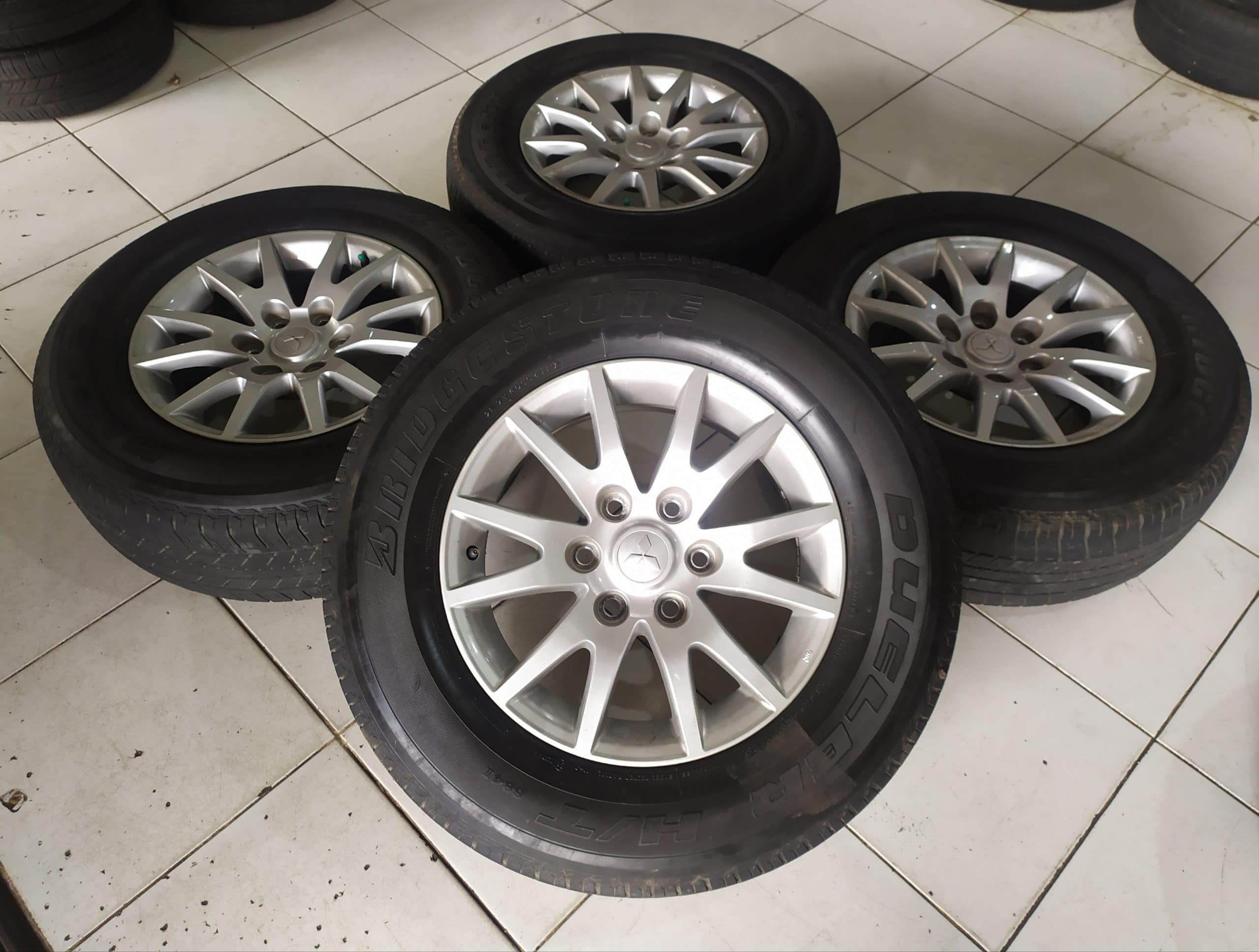 Jual JUAL VELG OEM STD PAJERO SPORT + BAN BS 265 65 R17 ...