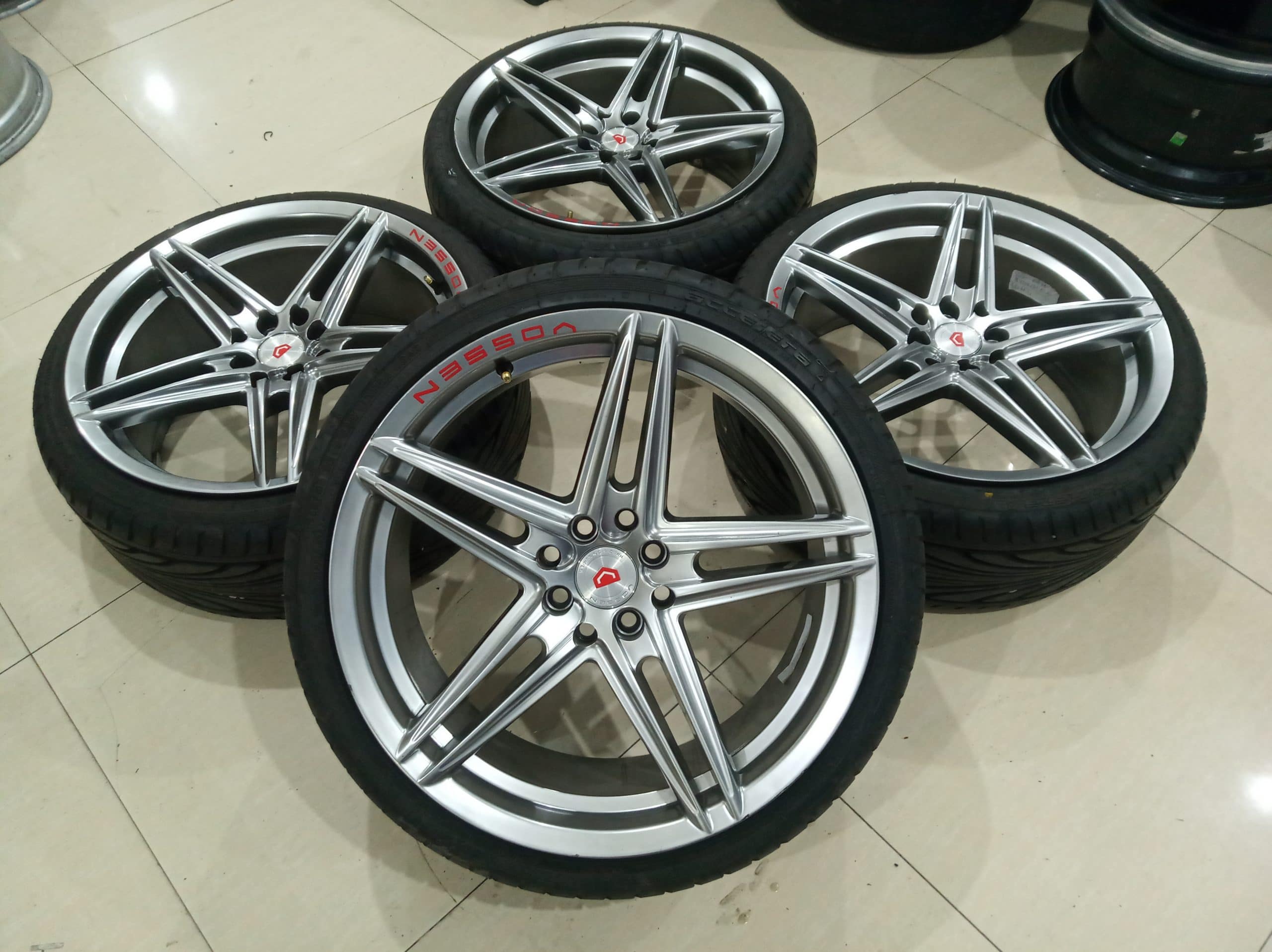 JUAL VELG BEKAS VOSSEN R18+BAN 215/35/18 ACCELERA SIGMA