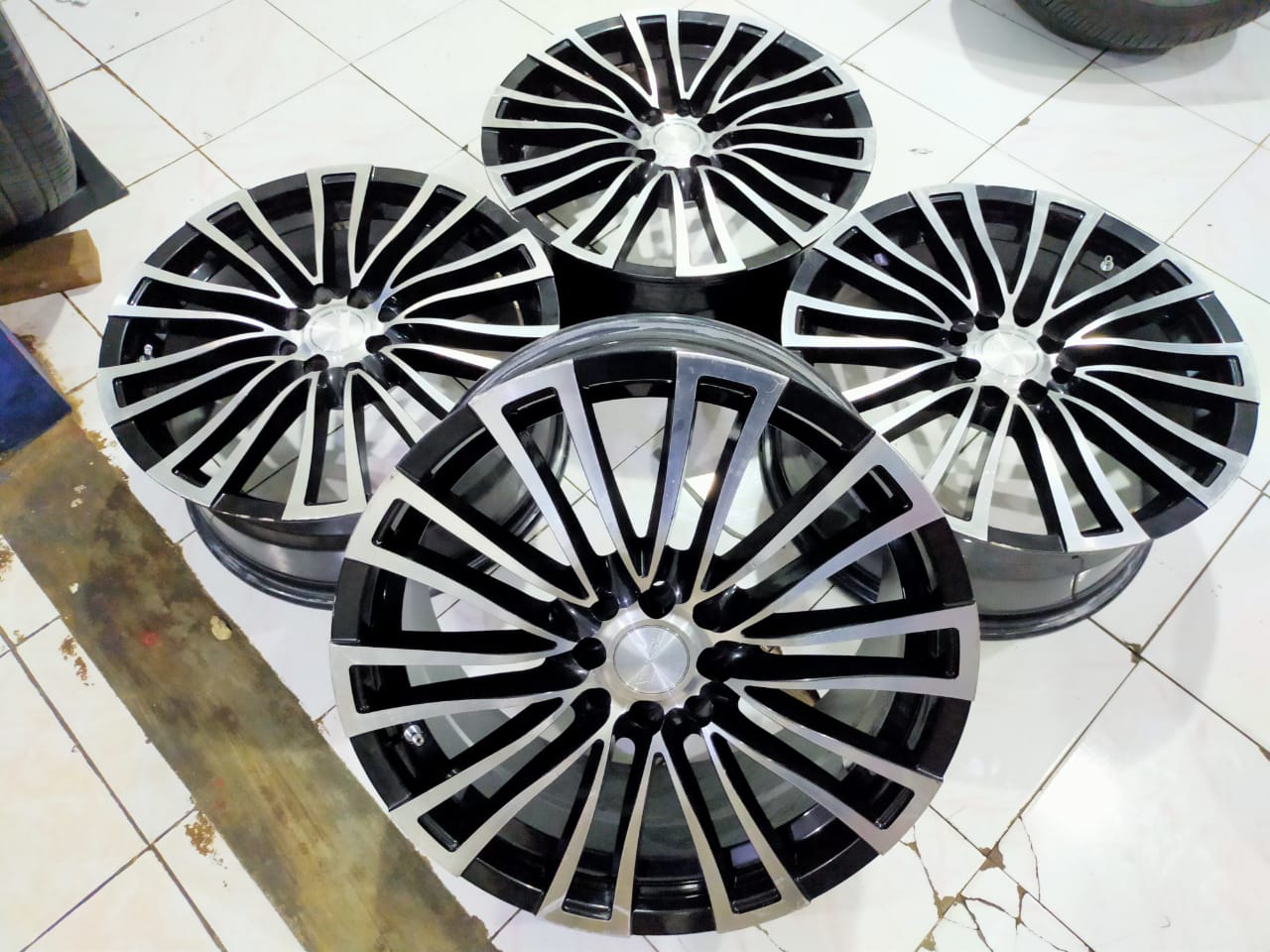 Velg Mobil MODELART R18X8 8X100-114.3 ET45 BP