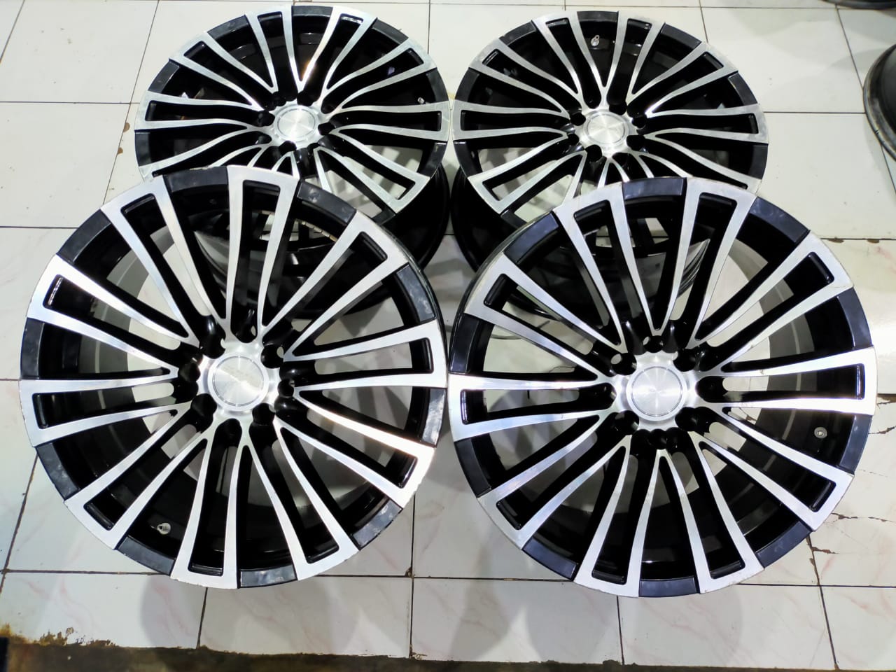 Velg Mobil MODELART R18X8 8X100-114.3 ET45 BP