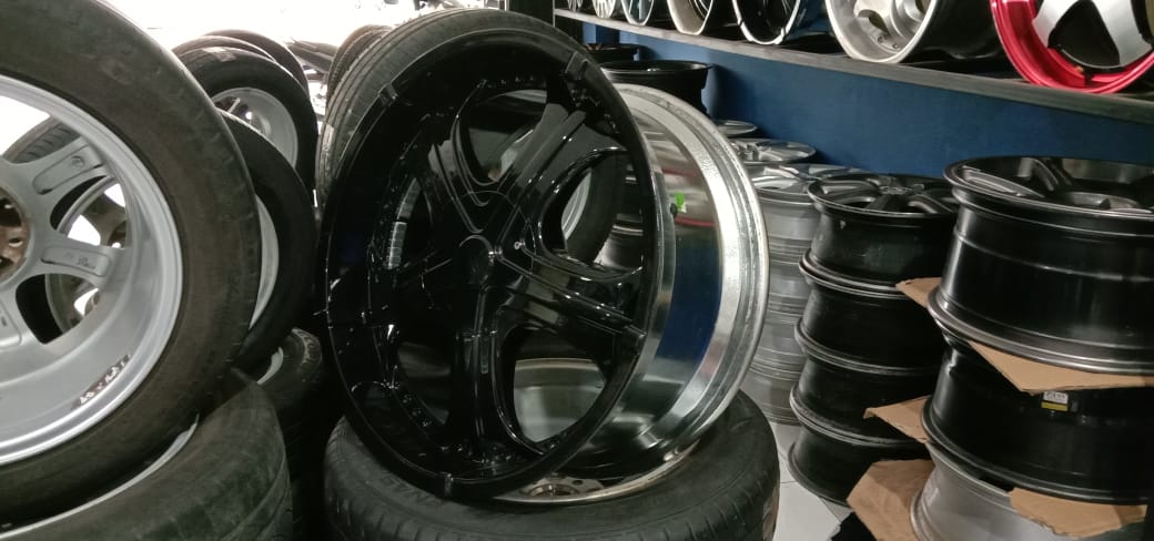 Velg Mobi Racing MOTORING R20X9 6X139,7 ET30