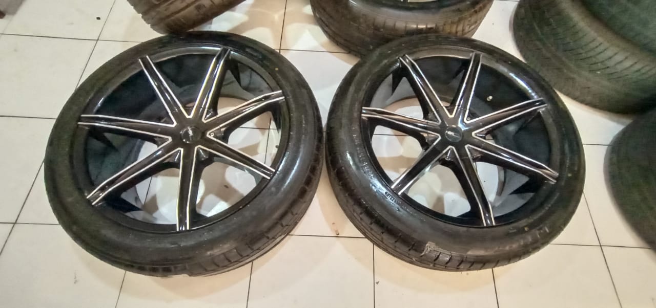 Velg Mobil PPAP HSR R22X95 H6X139.7 BAN 275 45 R22