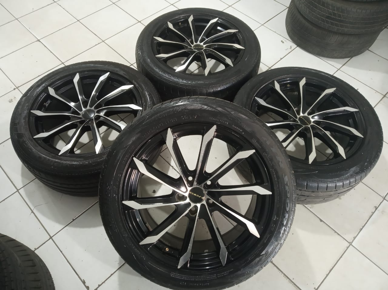 Velg racing untuk inova rush terios hrv crv model F-power R18