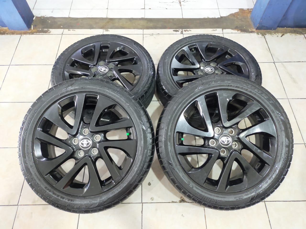 Velg Mobil Bekas STD SIENTA R16 LUBANG 5X100 BAN 195 50 R16