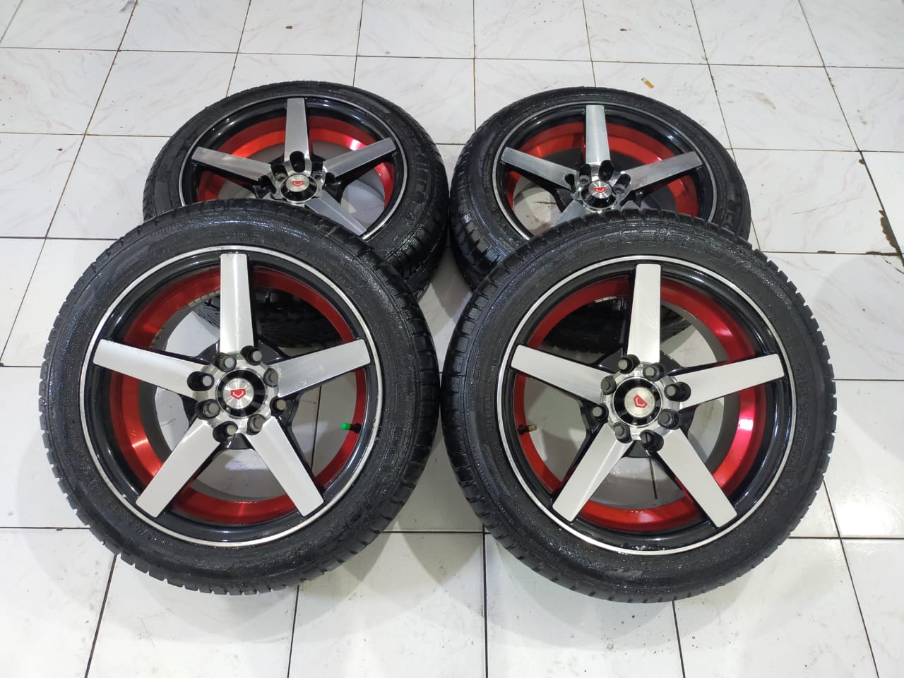 Velg Mobil Second VOSSEN R15X7 H8X100-114.3 ET 35 BAN 185 55 R15