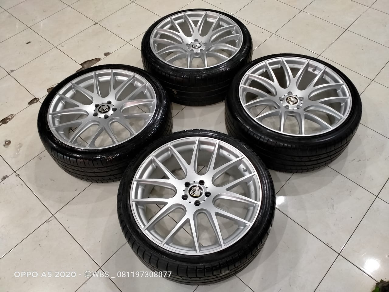 VELG PRIVILAGE RING 22X9-10 PCD 5X114 + BAN IOTA 265-35