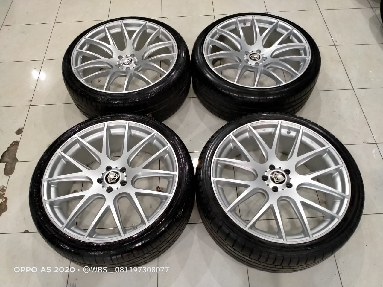 VELG PRIVILAGE RING 22X9-10 PCD 5X114 + BAN IOTA 265-35