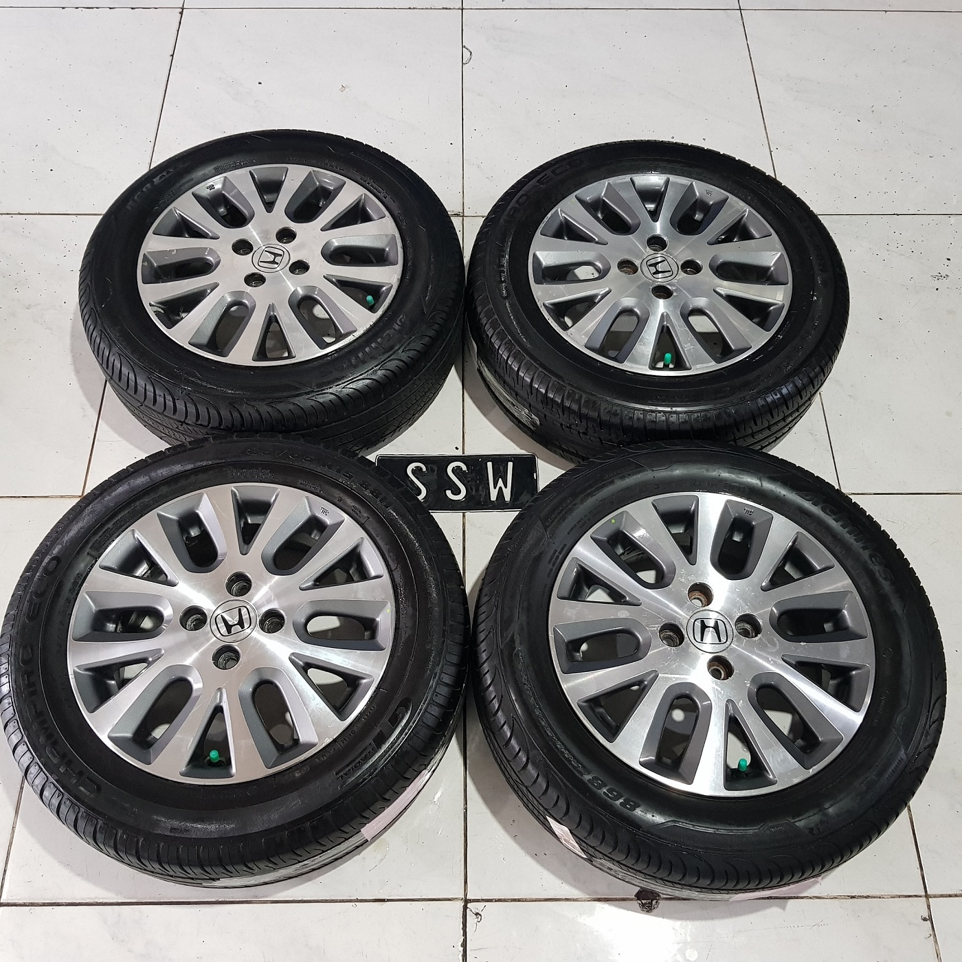 Jual velg copotan mobilio prestige r15 plus ban Beli 