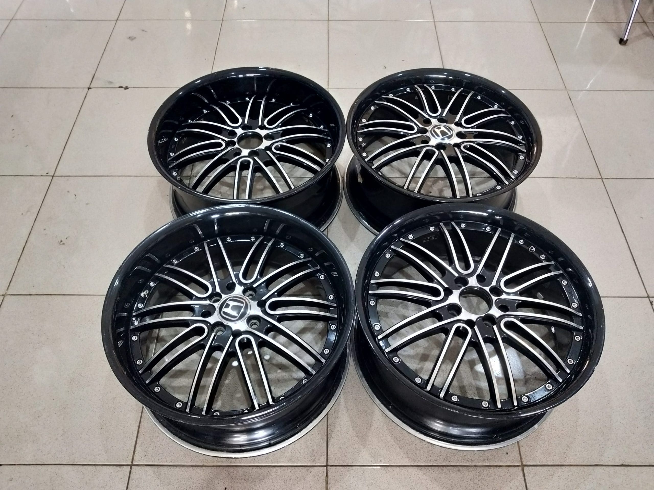 Velg bekas racing ring18 pcd8x100-114,3