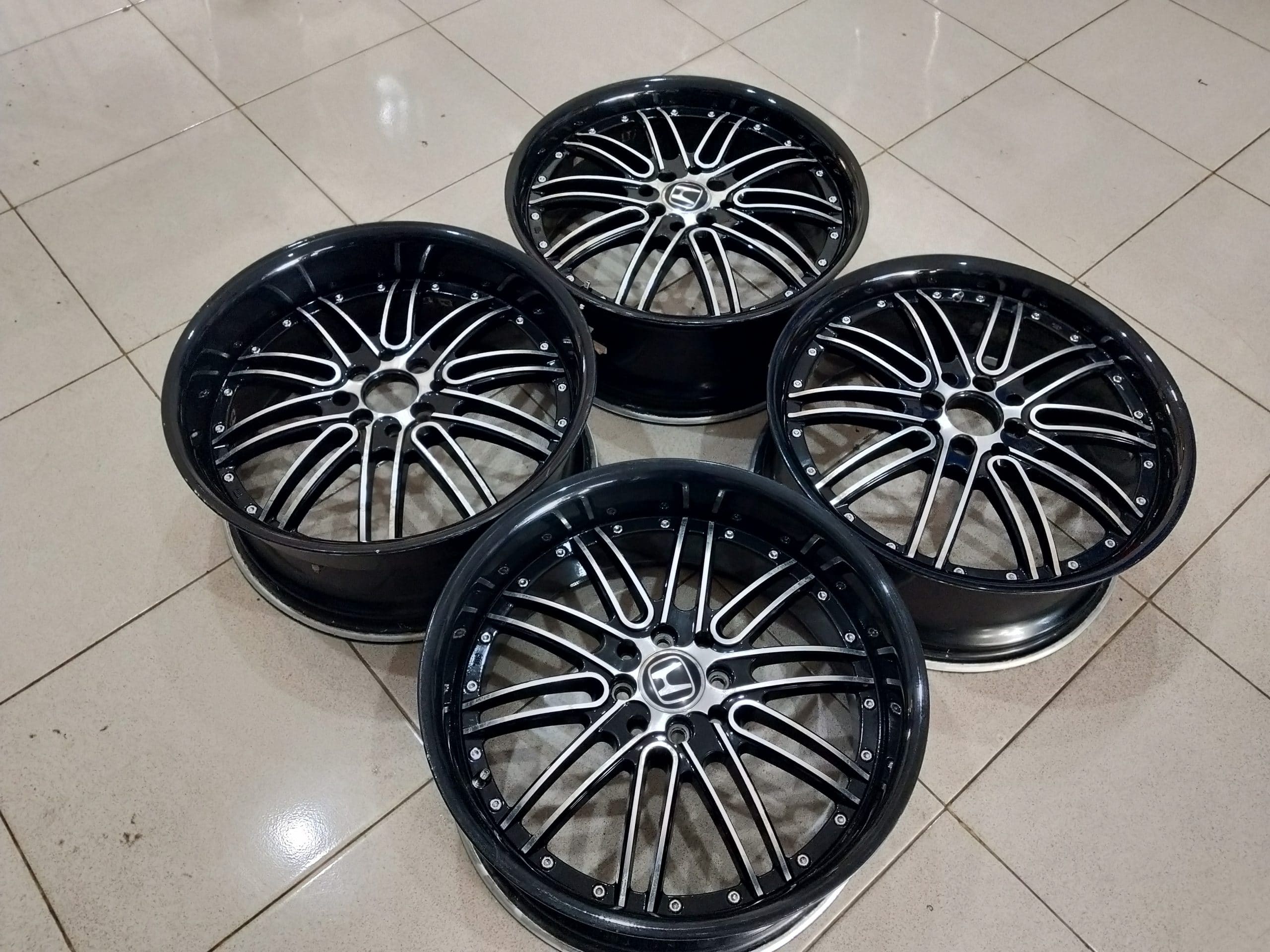 Velg bekas racing ring18 pcd8x100-114,3