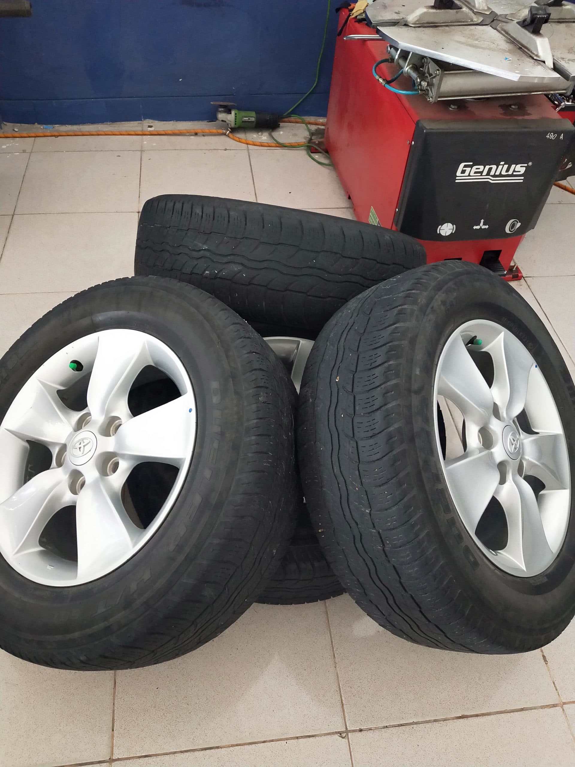 Jual murmer velg copotan mobil rush ring16 velg onli ban pemanis yah