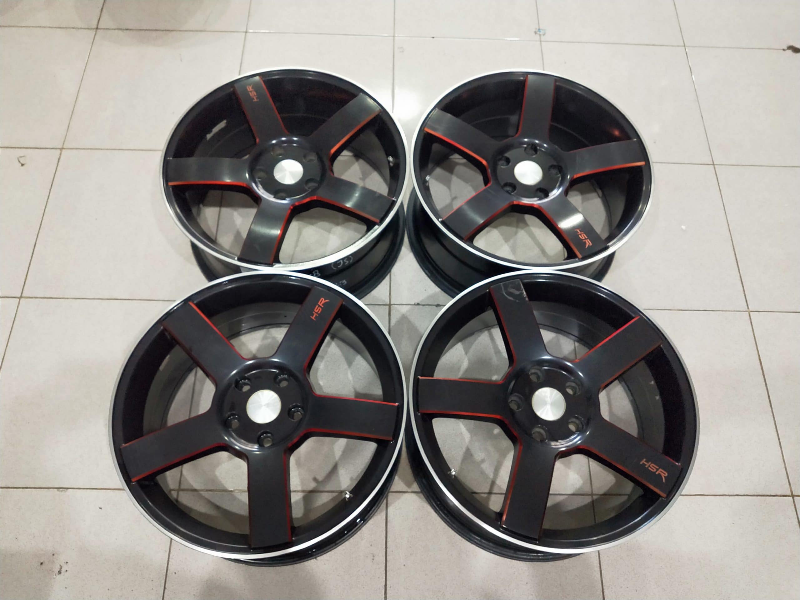 Velg km690 ring18x8 pcd5x114,3 et45 balck red