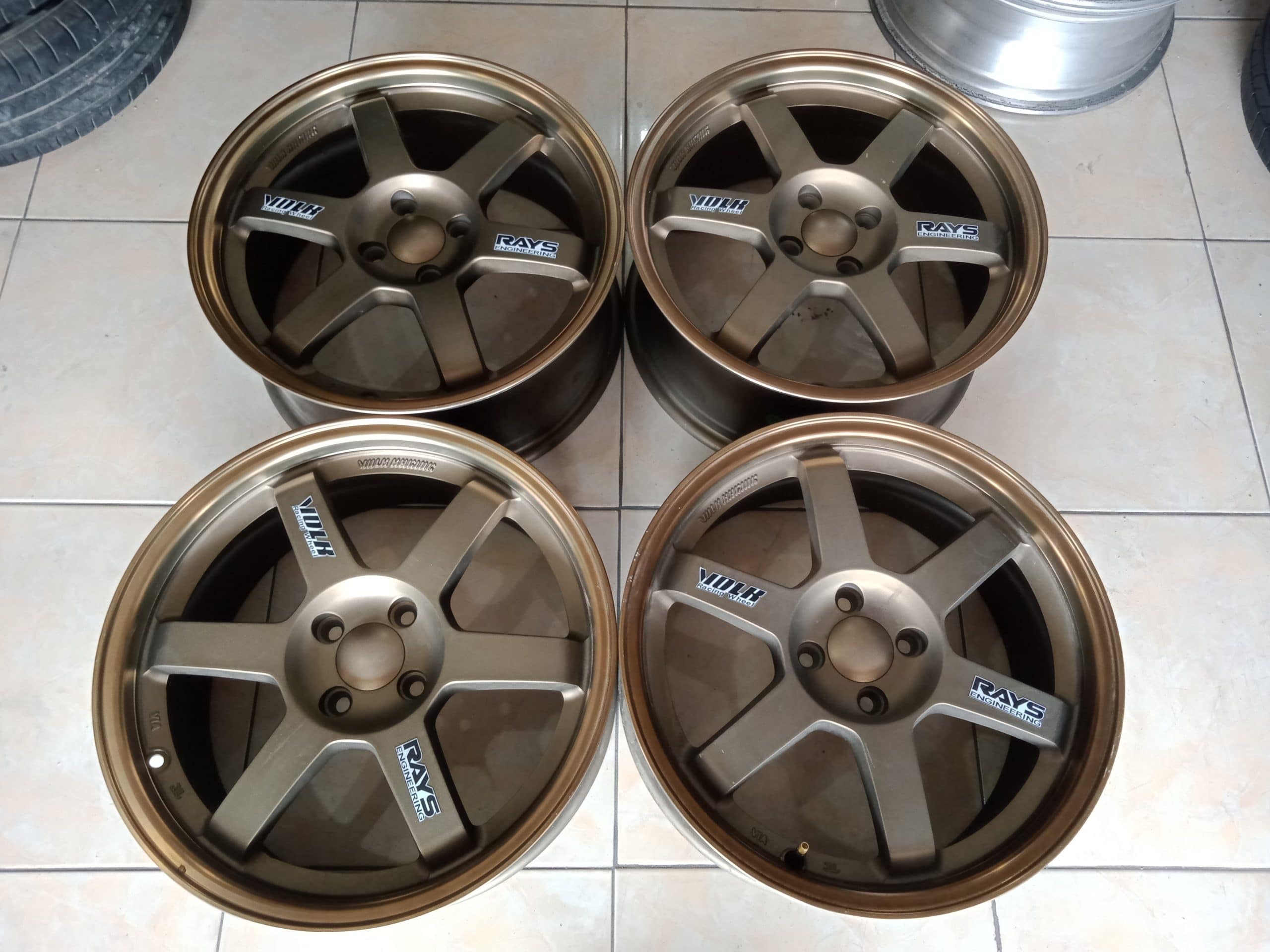 TE37 R17X7,5 4X100ET40BRONZE (70%