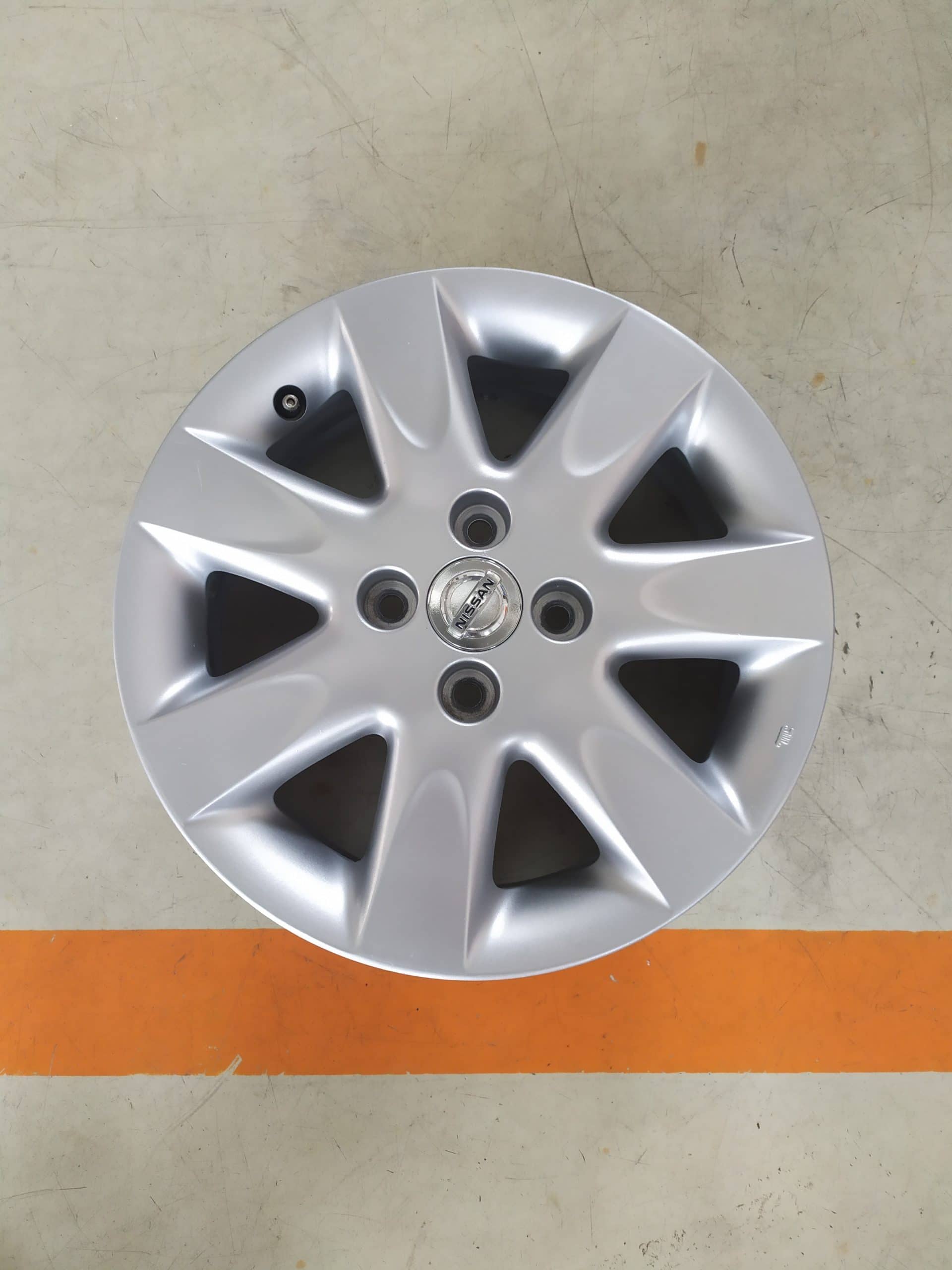 VELG BEKAS OEM NISSAN MARCH RING 15×5,5 H:4×100 ET:50 SILVER