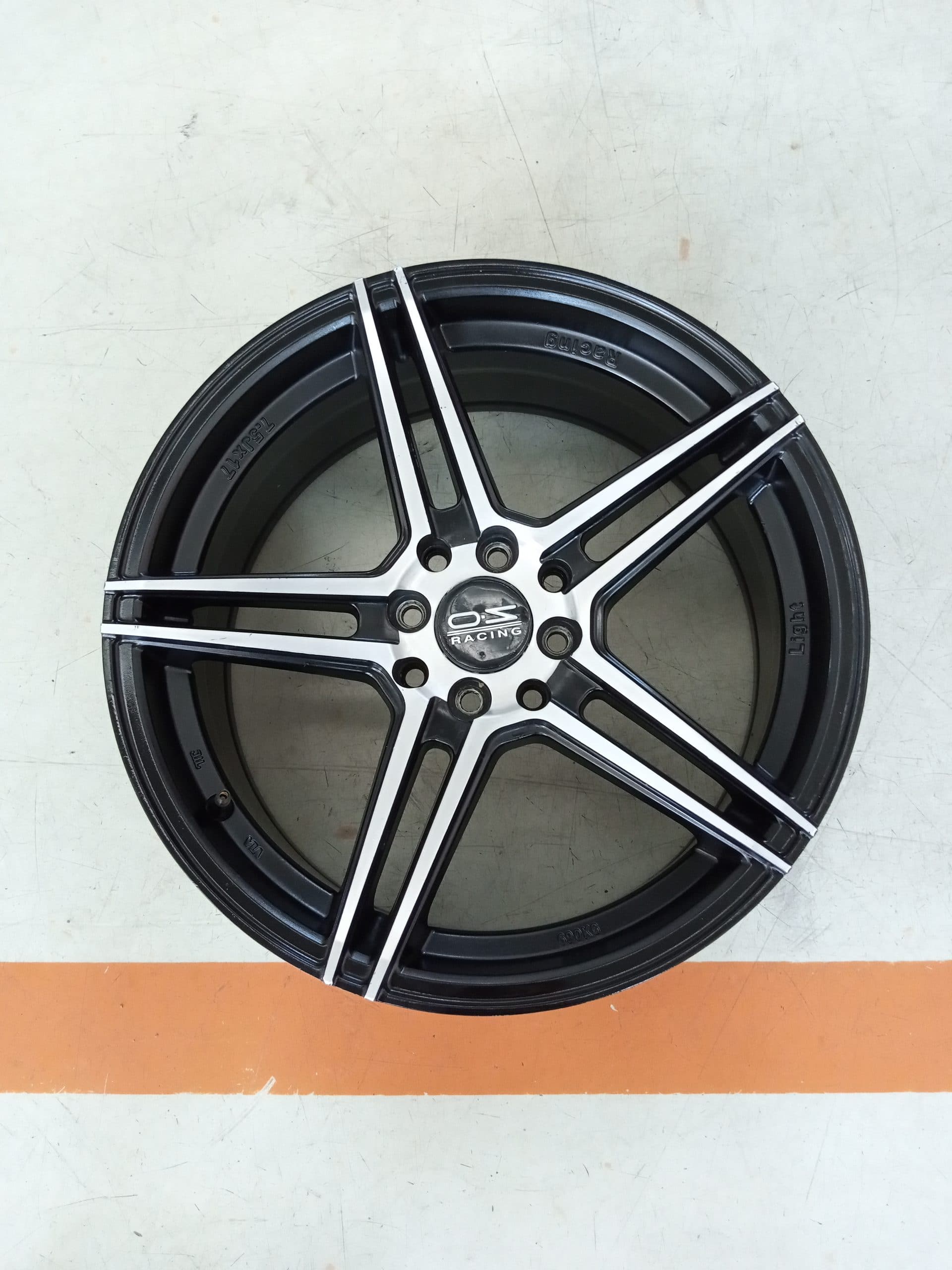 VELG BEKAS TYPE ADV-1 RING 17×7,5 H:8×100/114,3 ET:42 BLACK POLISH