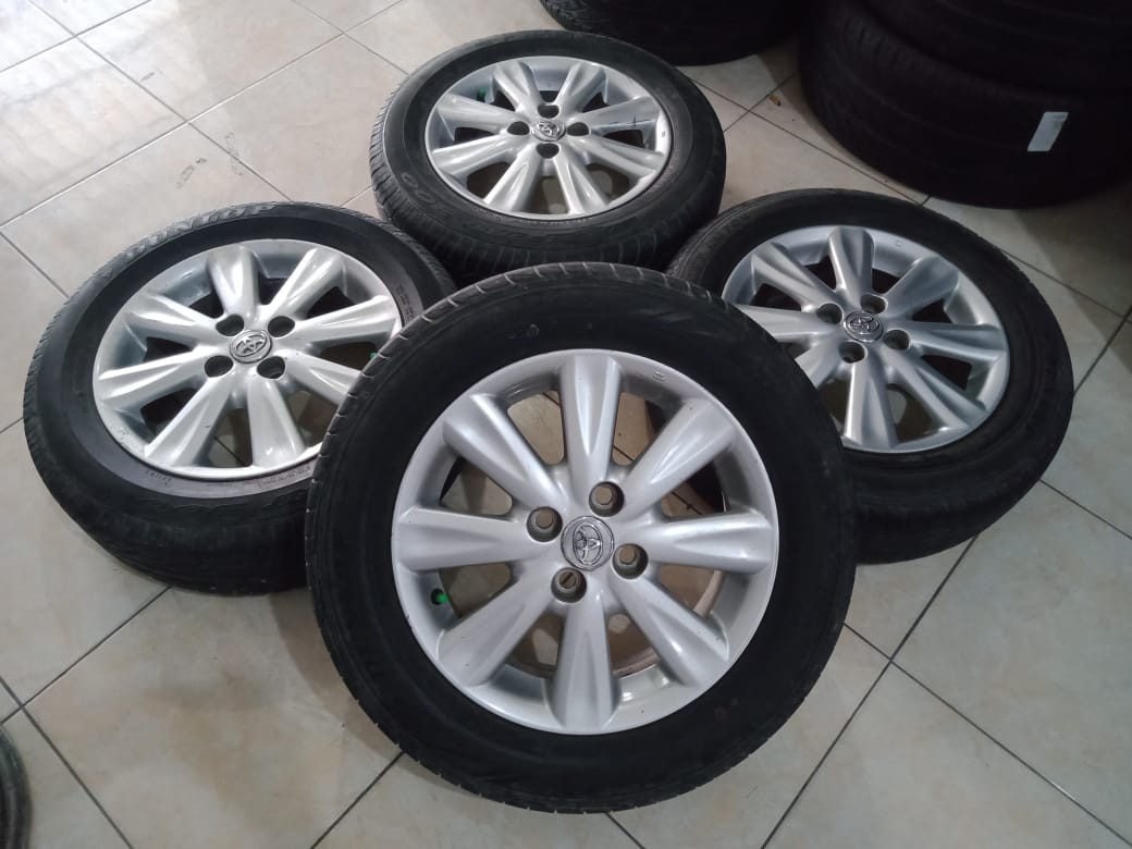 STD YARIS P8 +BAN DUNLOP 185 65 R15 (70%)