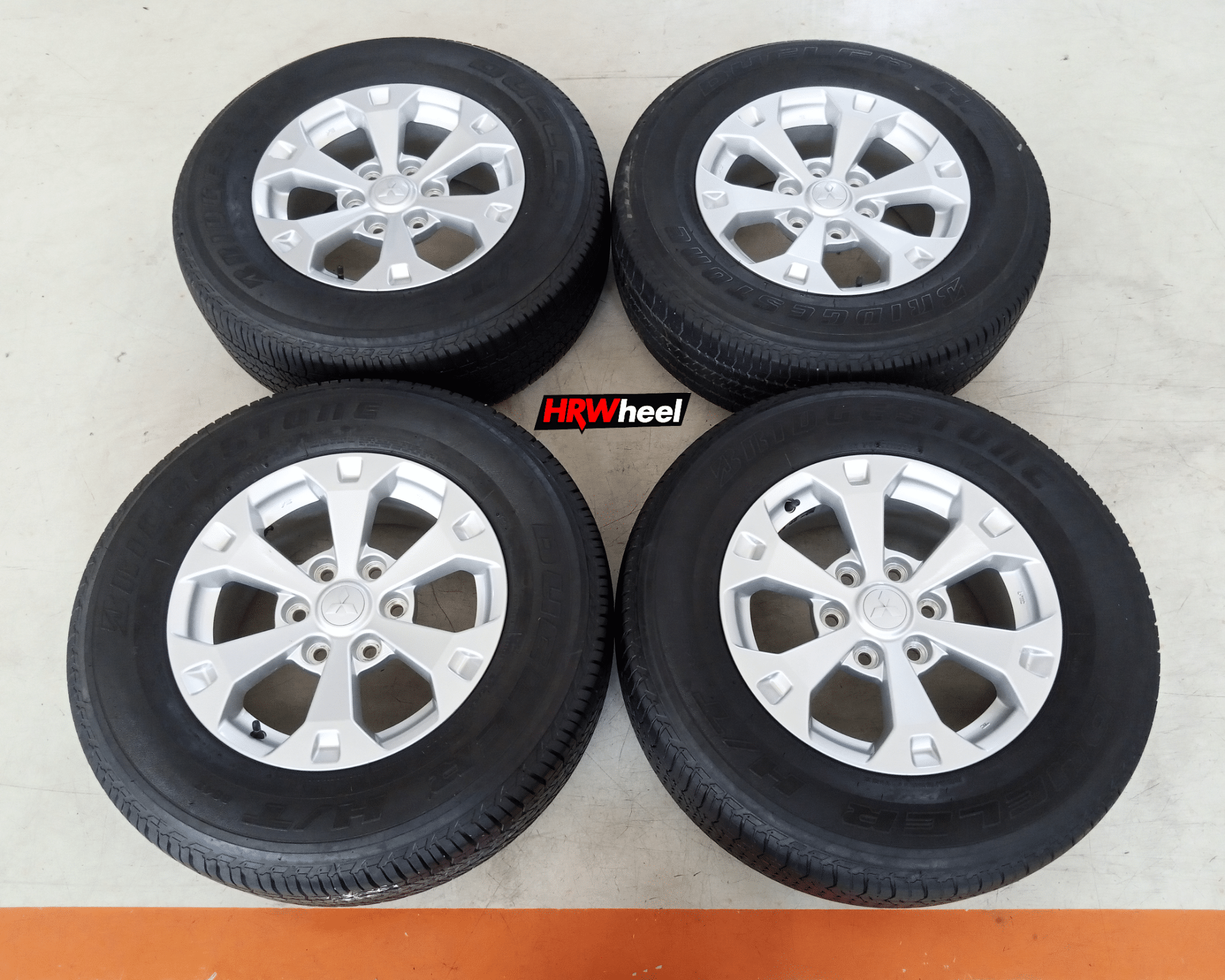 VELG BEKAS OEM MITSUBISHI PAJERO DAKAR RING 17 + BAN 265/65/R17