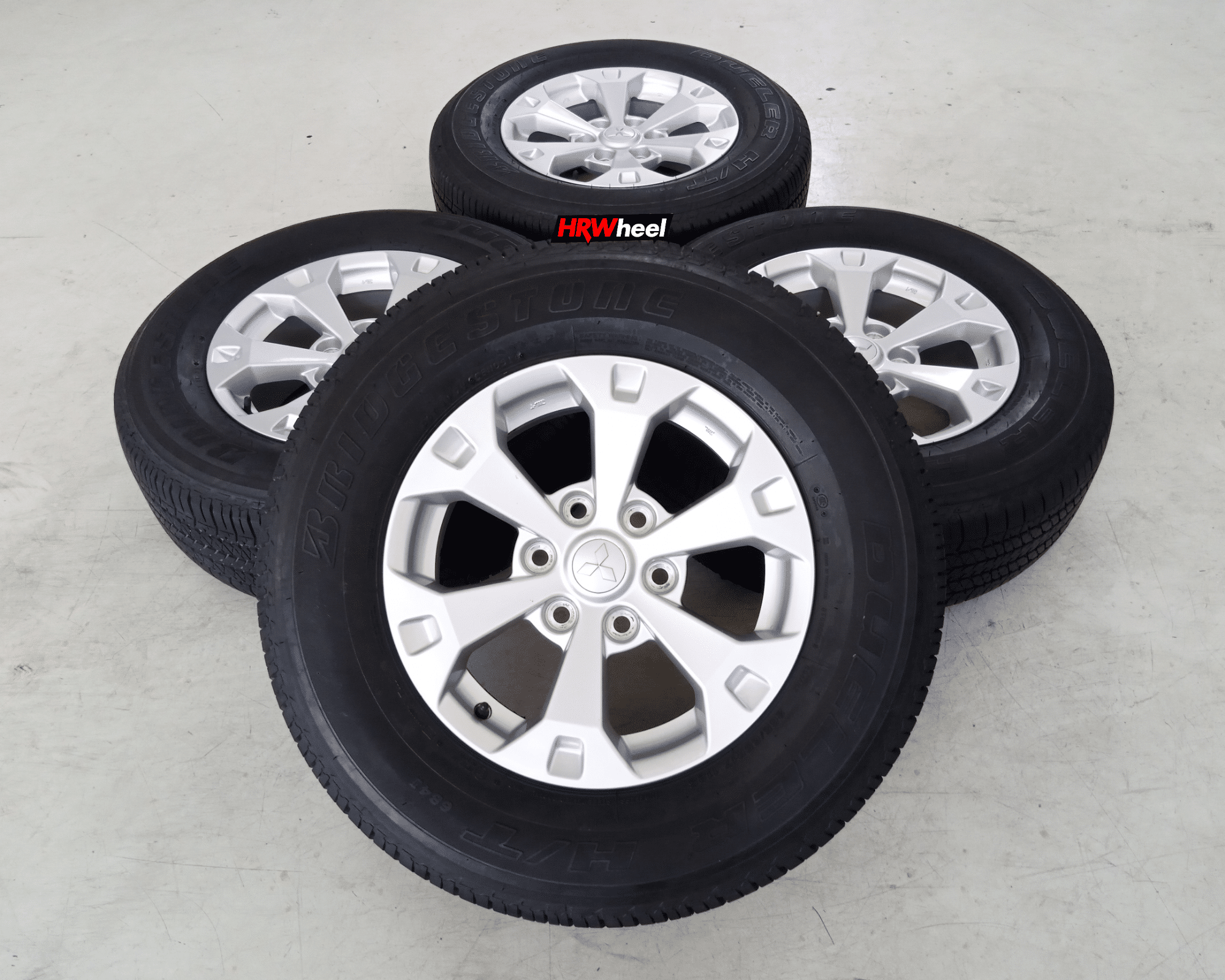 VELG BEKAS OEM MITSUBISHI PAJERO DAKAR RING 17 + BAN 265/65/R17