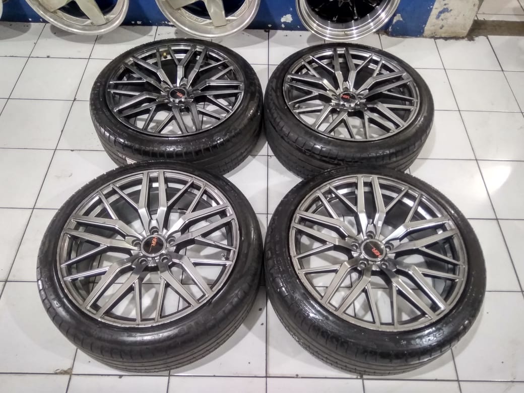 Velg mobil Racing seken Ring 20 HSR Bengkayang Pcd.5×114,3 Dan Ban