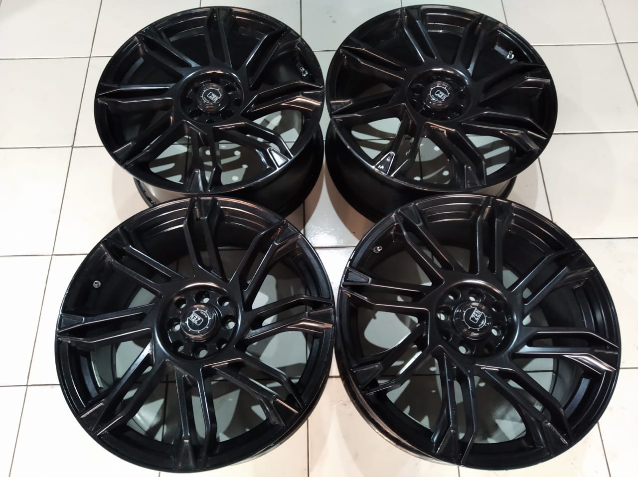 Velg racing serius ring 18