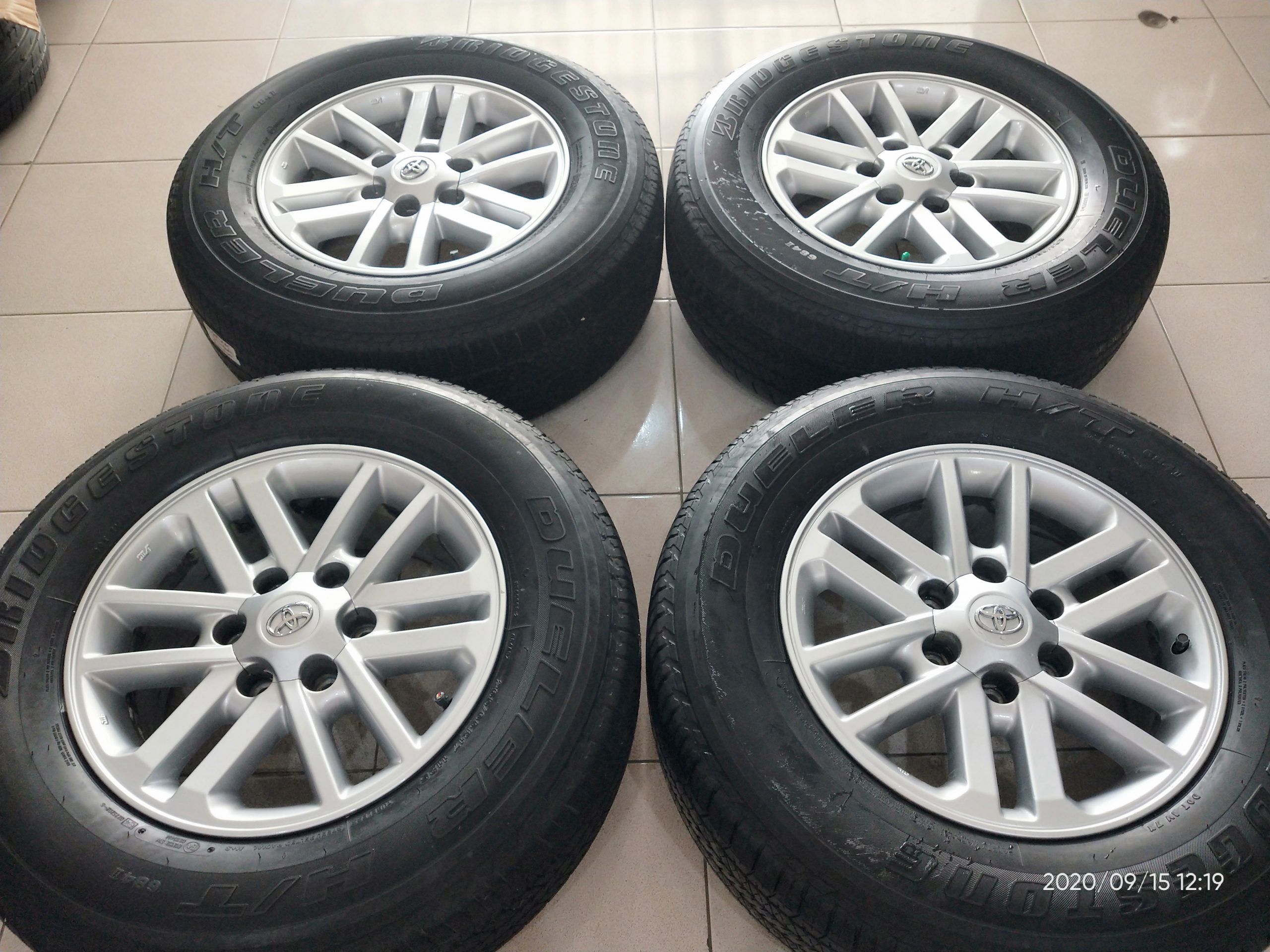 Velg copotan mobil fortuner ring17 plush ban 265/65-17