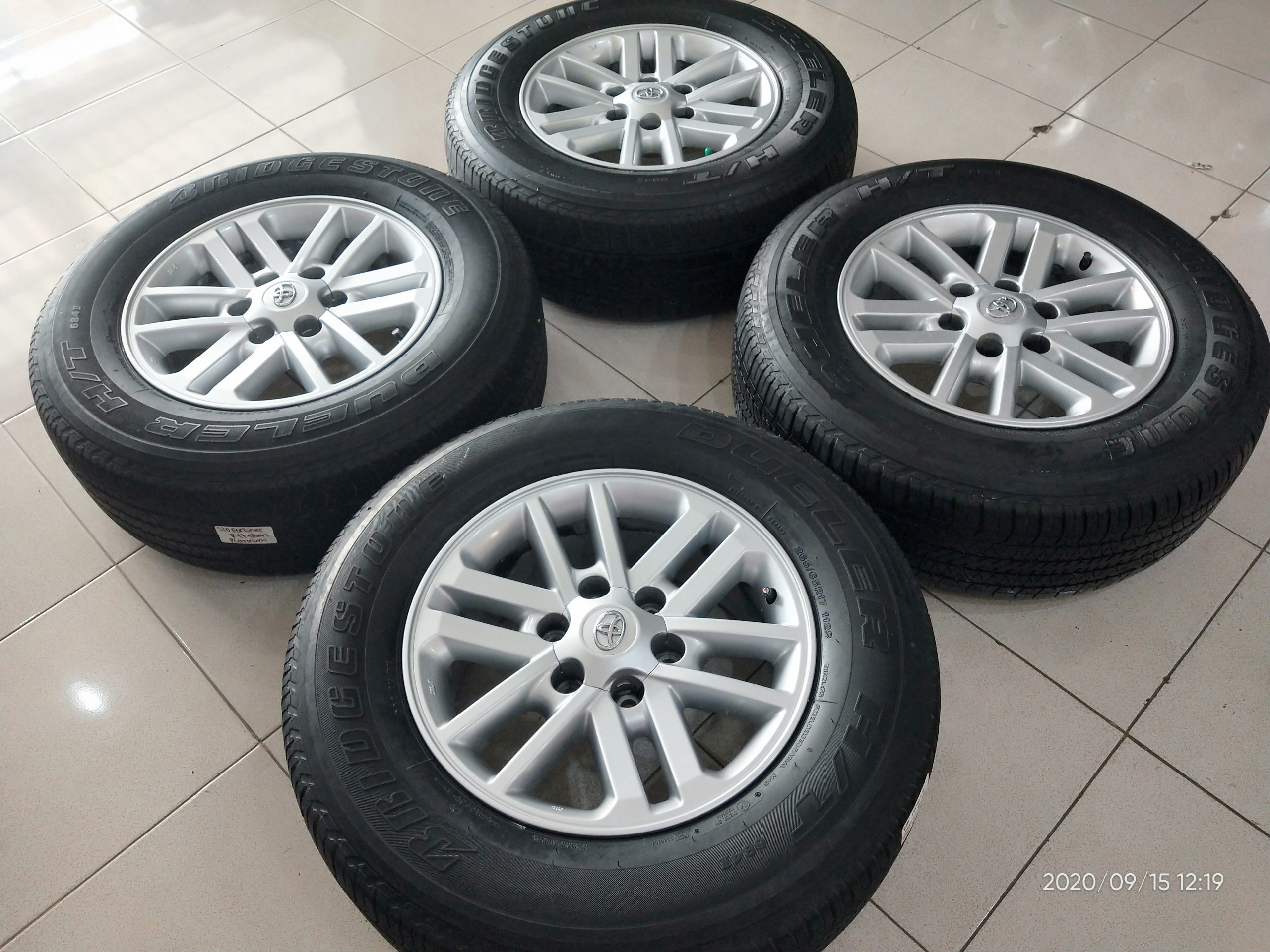 Velg copotan mobil fortuner ring17 plush ban 265/65-17