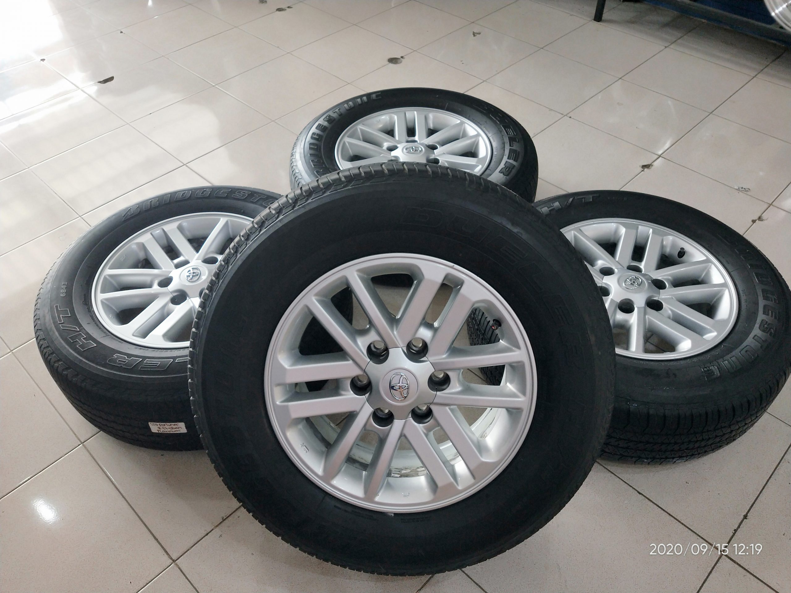 Velg copotan mobil fortuner ring17 plush ban 265/65-17