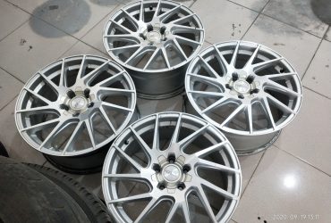 Velg racing cvt ring18x8 pcd5x114,3 et45 silver polish kondisi 90%