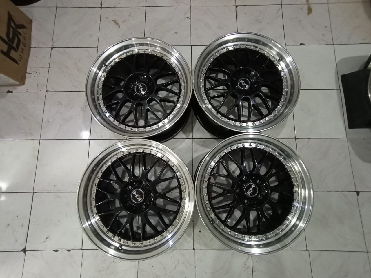 Velg Second KH DESIGN R18X8,5 5X114,3 ET35 BP Bisa Untuk Mobil Innova Xpander Hrv Biante Terios Rush dll