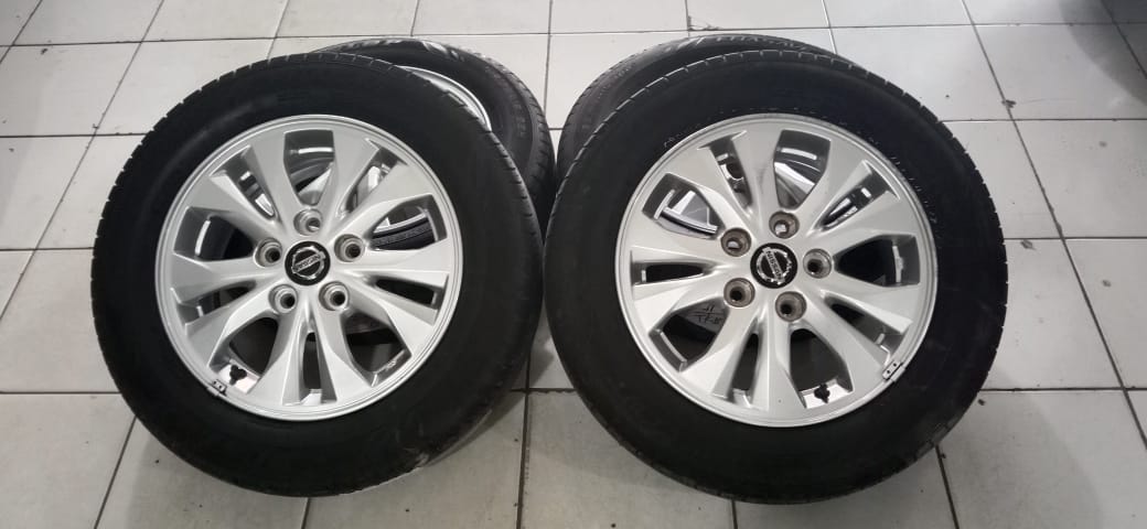 Jual Jual velg  standar livina R15 untuk grand max new 