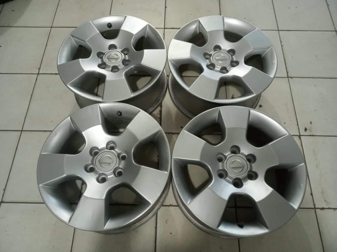 Jual velg Ring 16 untuk Nissan navara