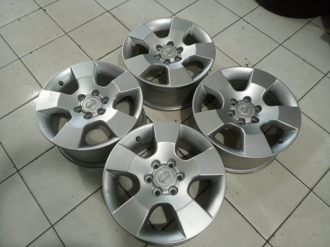 Jual velg Ring 16 untuk Nissan navara