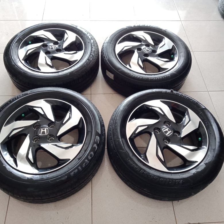 pelek original mobilio rs ring15 plush ban 185/65-15
