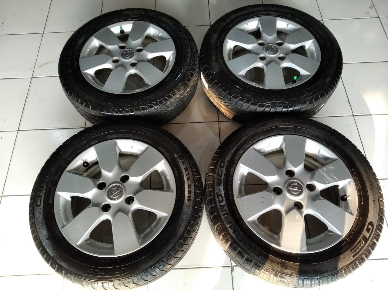 Velg oem nissan livina ring 15+ban