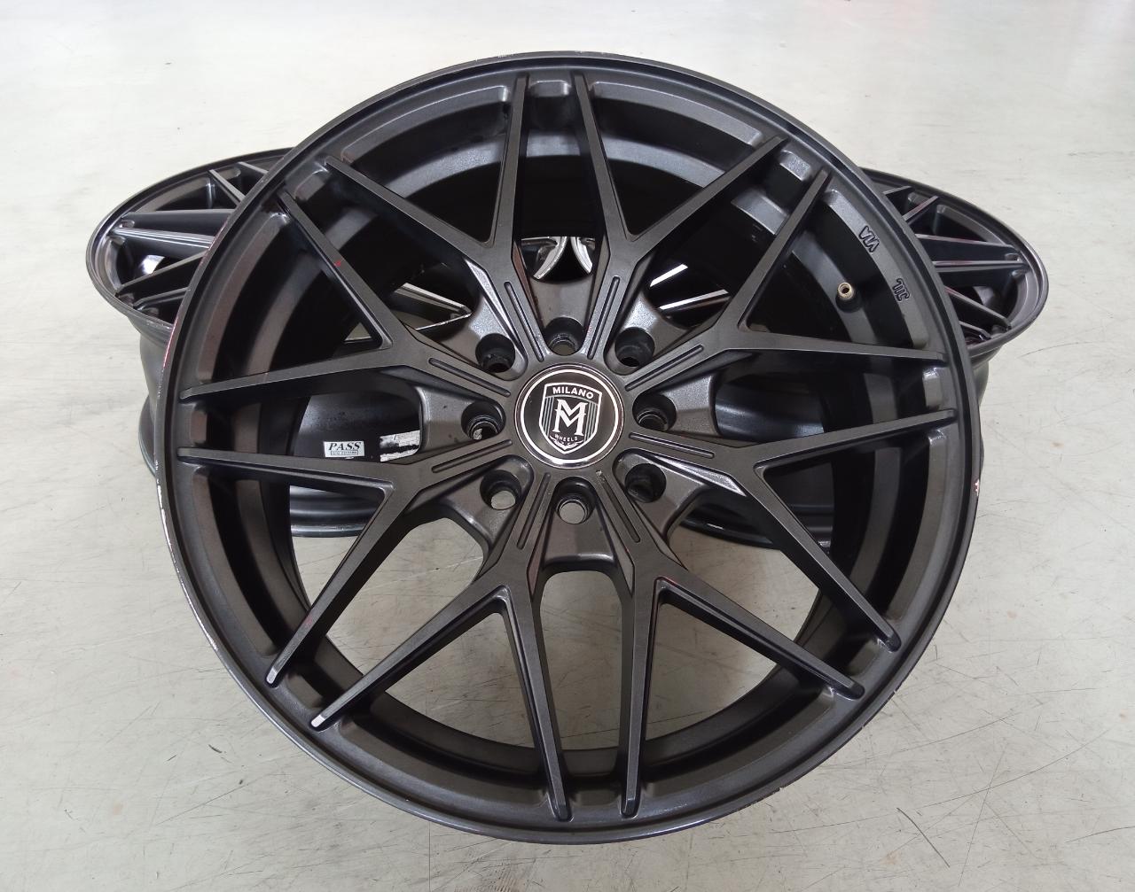 Velg Bekas Type Milano Ring 16×7 ET:40 H:8×100+114,3 Black