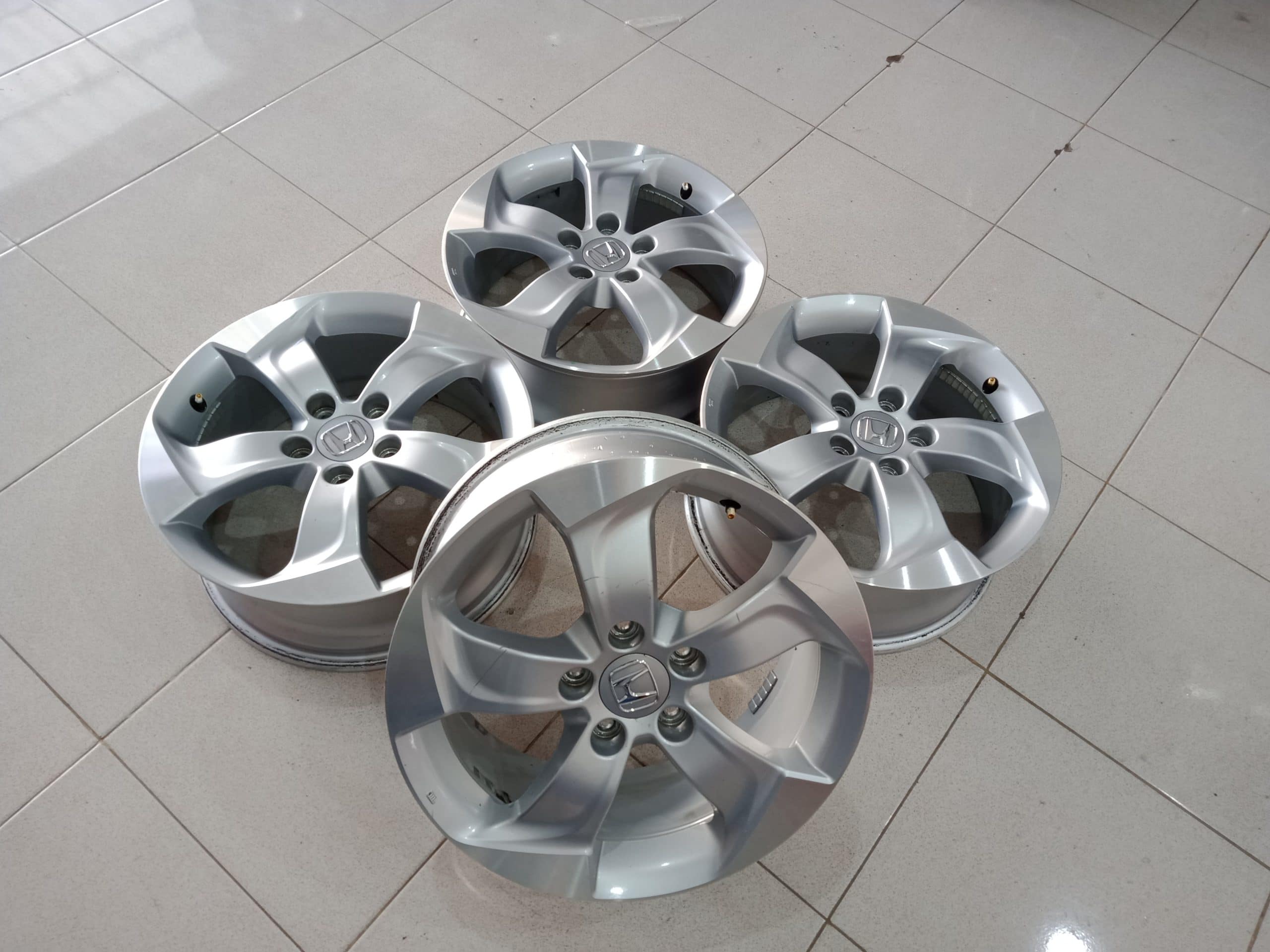 VELG OEM HRV R17X7 H5X114,3 ET55 SILVER